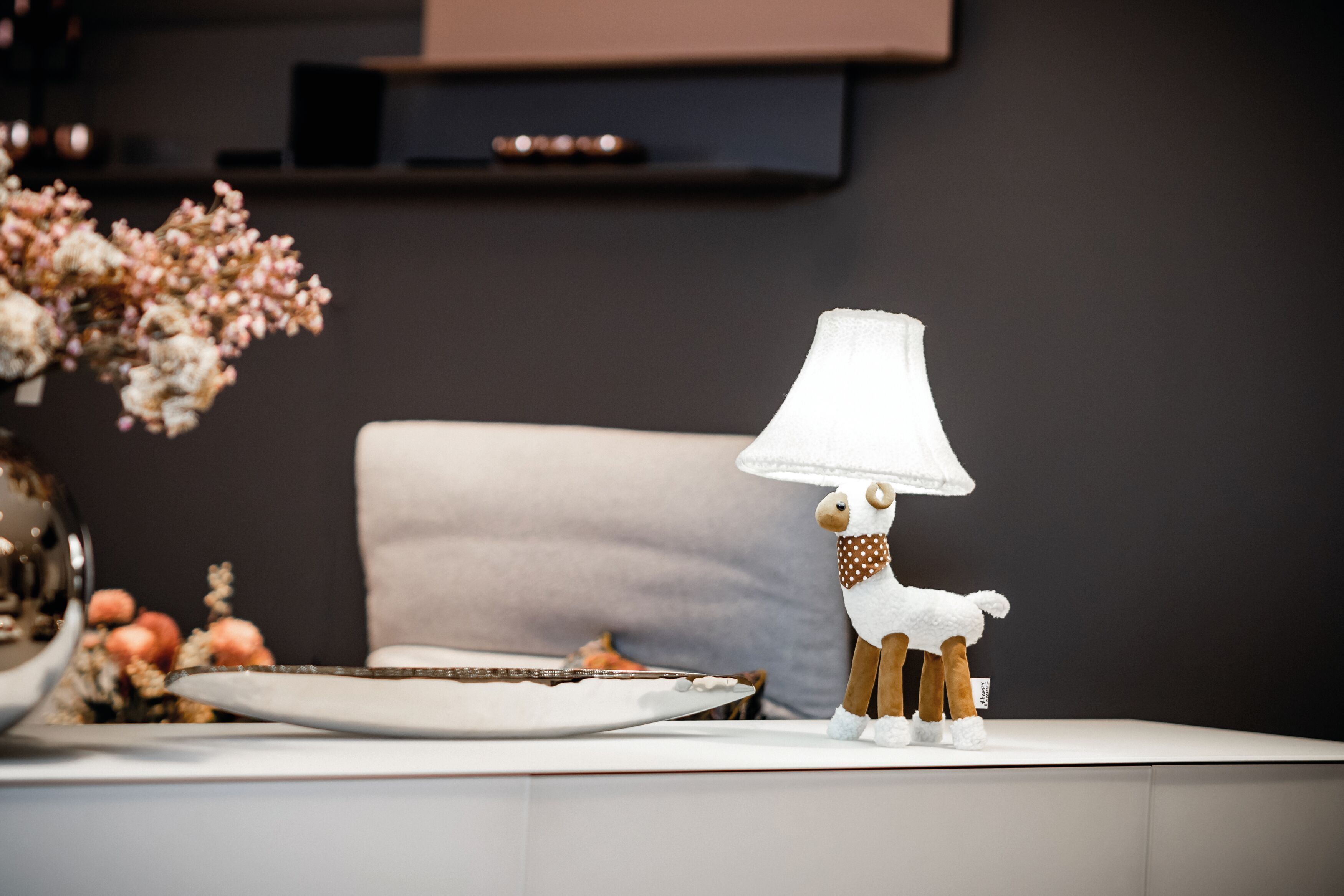 Lampe, Tischlampe, Teller, Tischplatte, Innenarchitektur