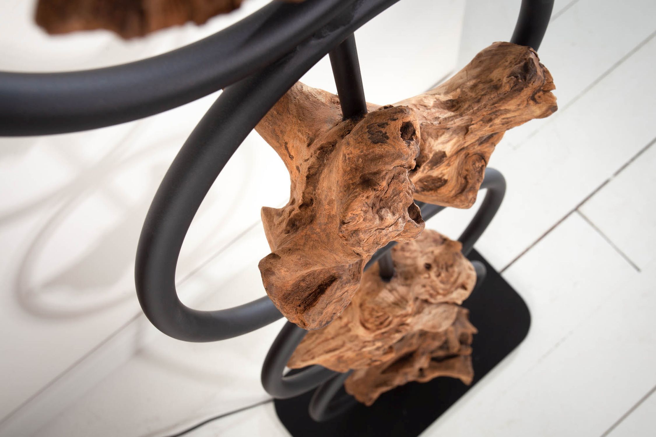 stehlampe-kleine-stehlampe-stehleuchte-aus-holz-colin-1x-e27-bis-60w-schwarz-natur-modern-kunstvoll-mit-schalter-le63122-03 holz, Skulptur, Ständer, Modell, Kunst