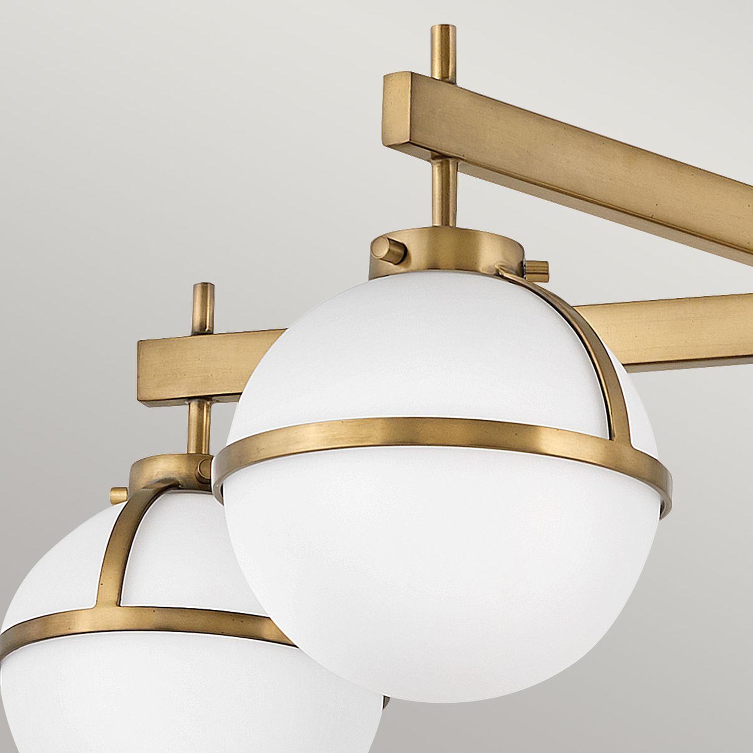 Deckenleuchte Badezimmer IP44 81,3 cm breit Messing Antik Weiß Chandelier, Licht, Gold, Glaskugel, Halterung