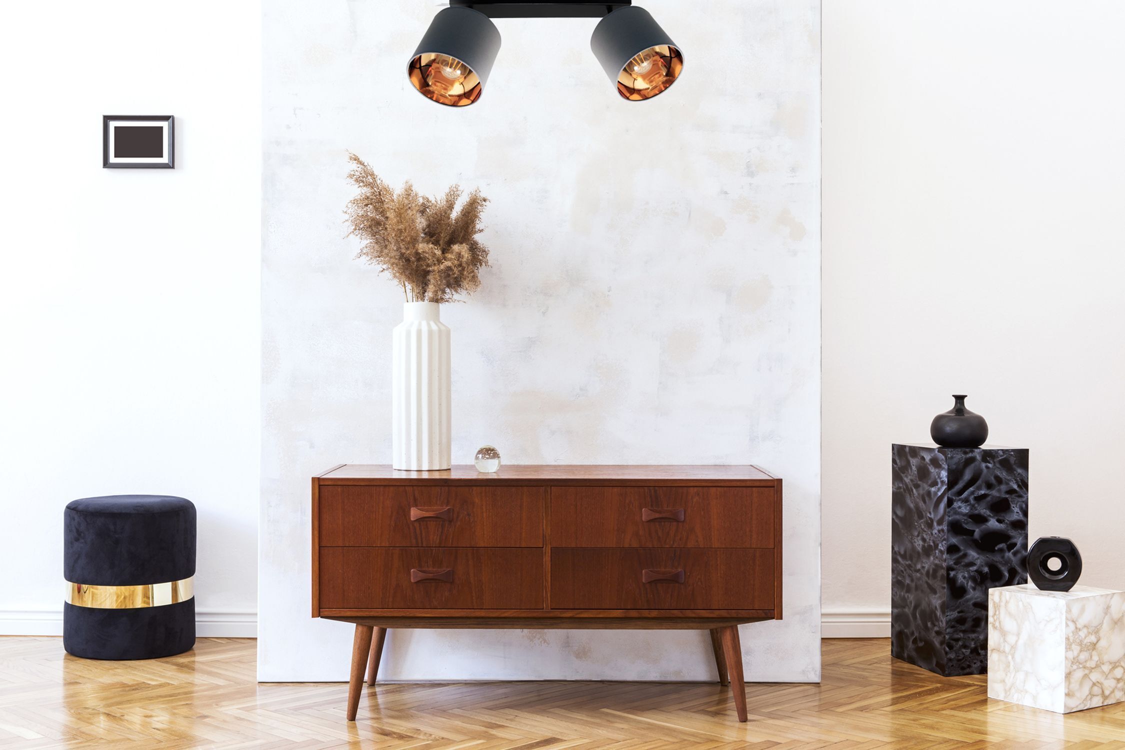 Moebel, Anrichte, Kabinett, Lampe