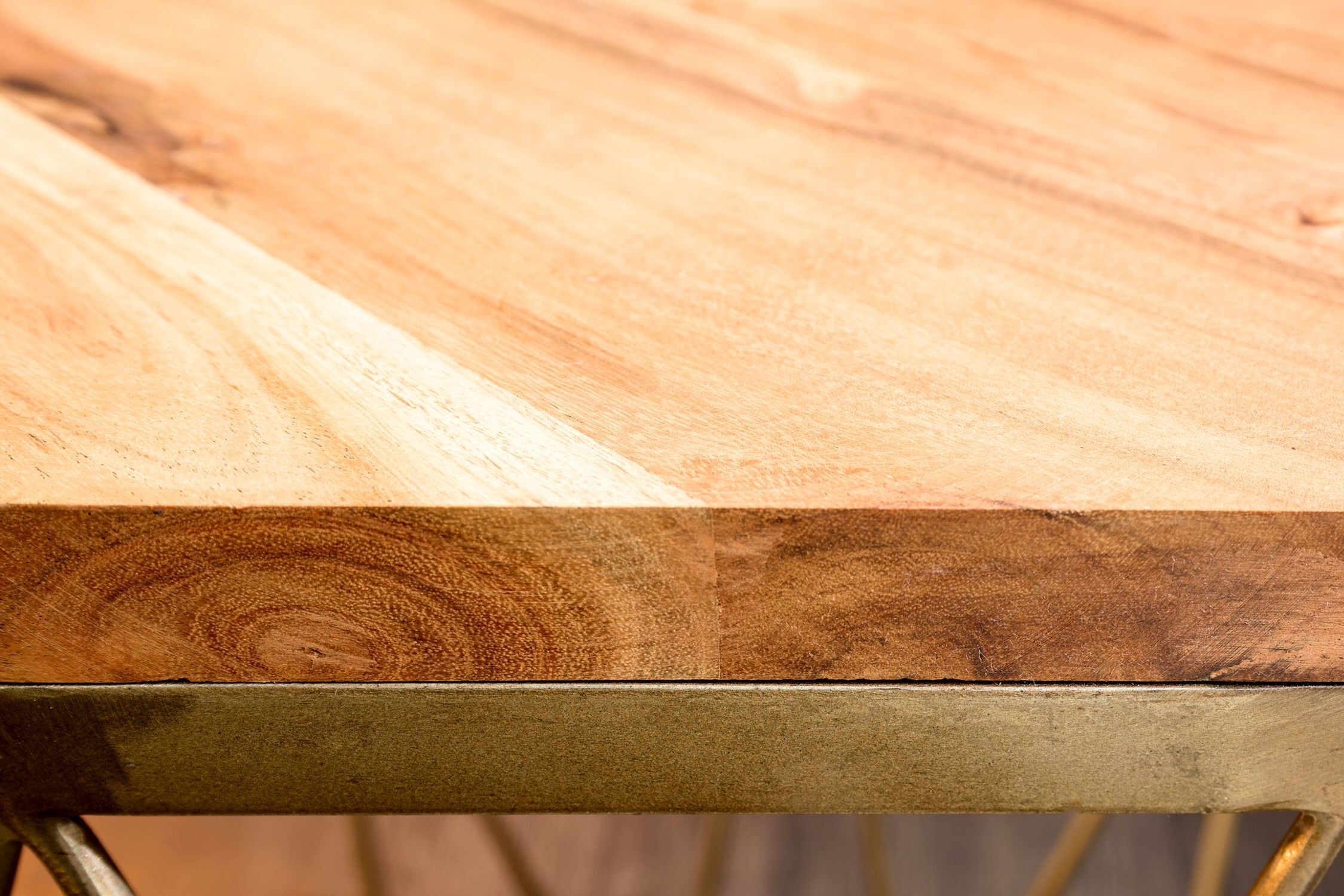 Couchtisch Akazienholz Metall in Natur Messing 50x50 cm Couchtisch Akazienholz Metall in Natur Messing 50x50 cm