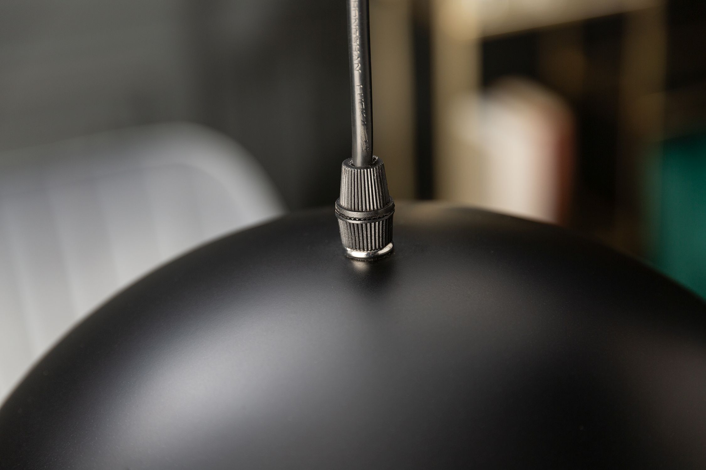 Suspension ronde Noir Or Métal Ø30 cm Rétro Suspension ronde Noir Or Métal Ø30 cm Rétro