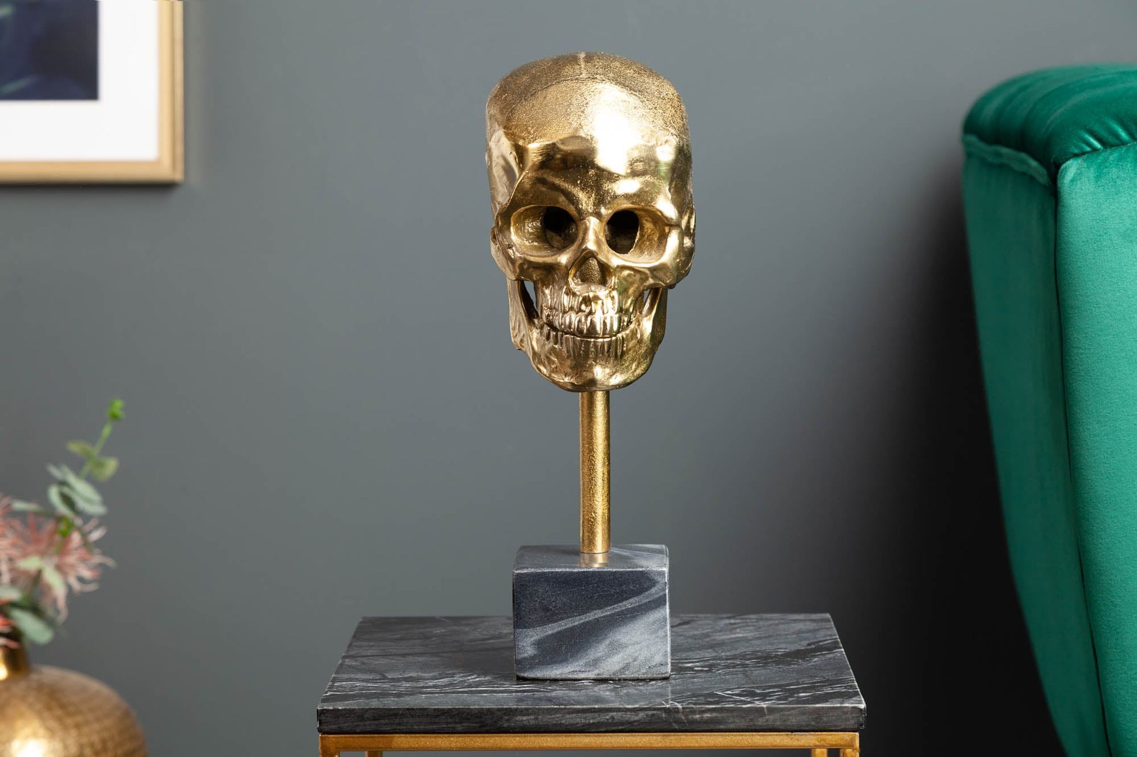 Statue décorative Tête de mort en or noir H : 35 cm Métal Marbre