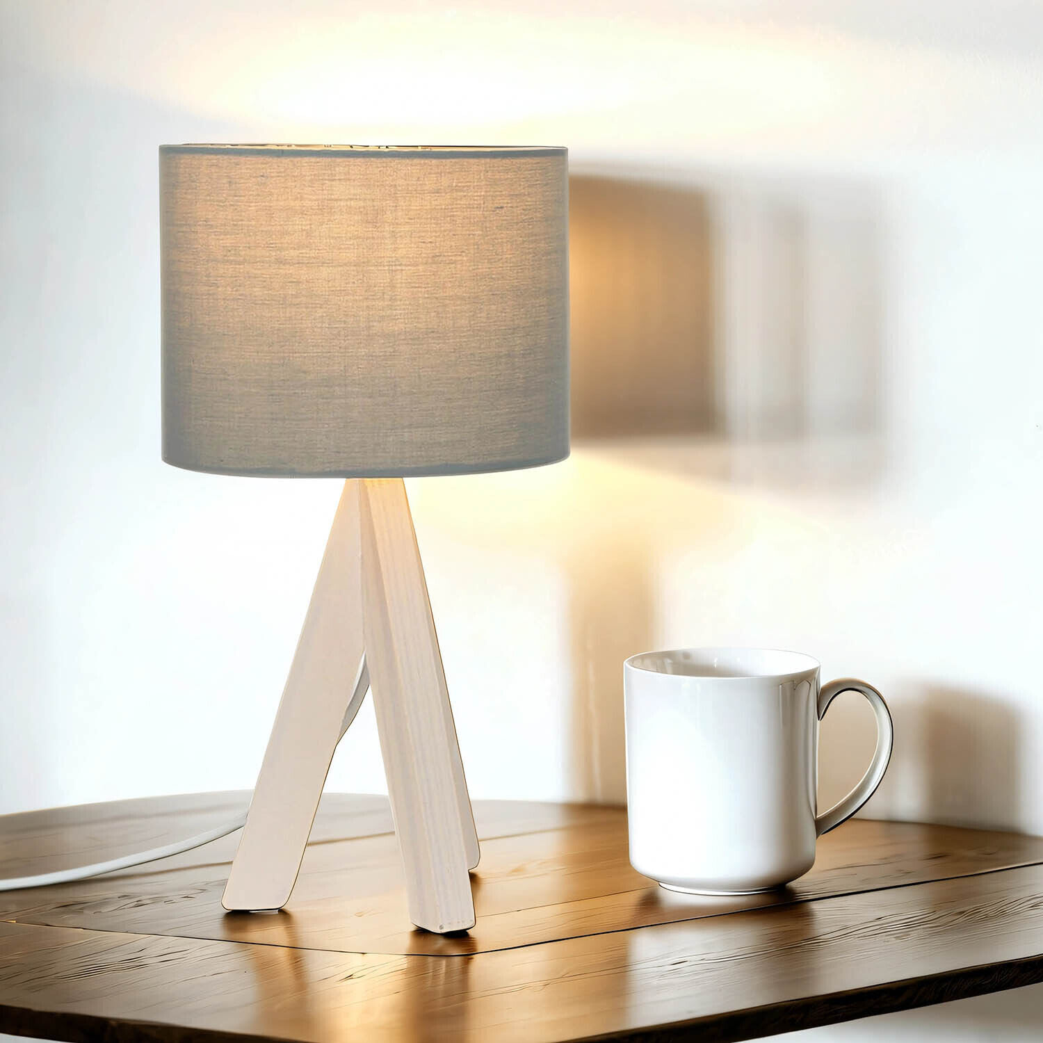 Lampe, Tischlampe, Tasse