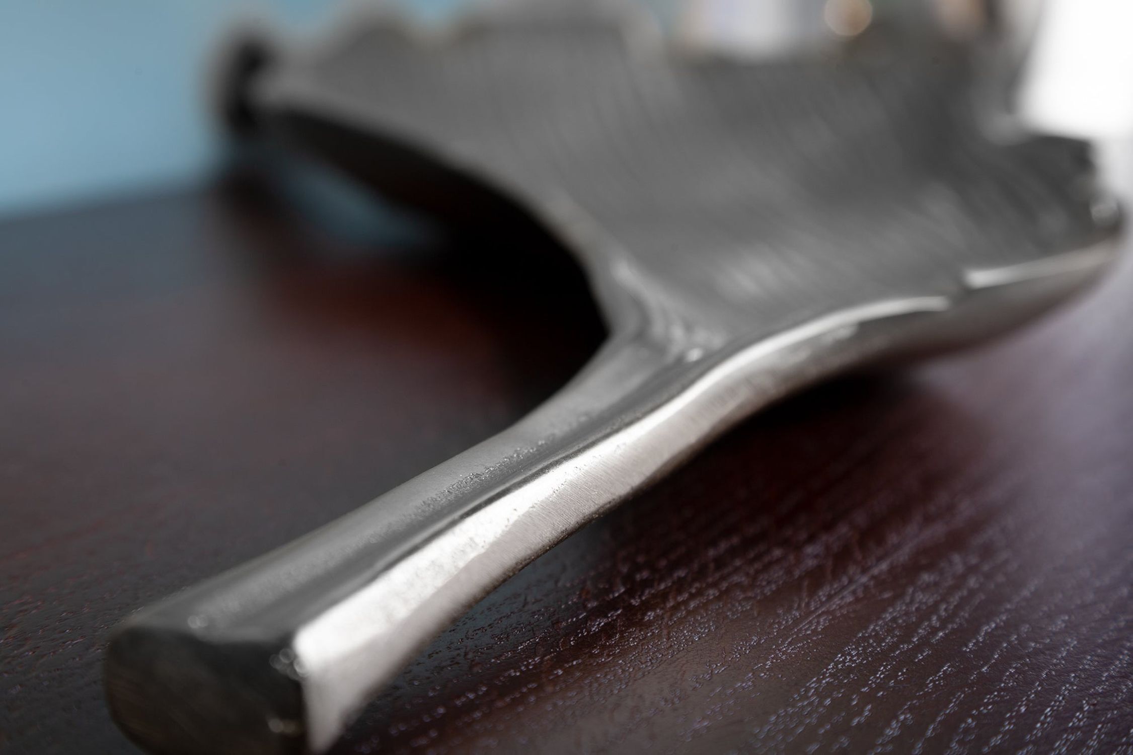 Coupe décorative en métal L : 64 cm en argent Feuille Design Travail manuel