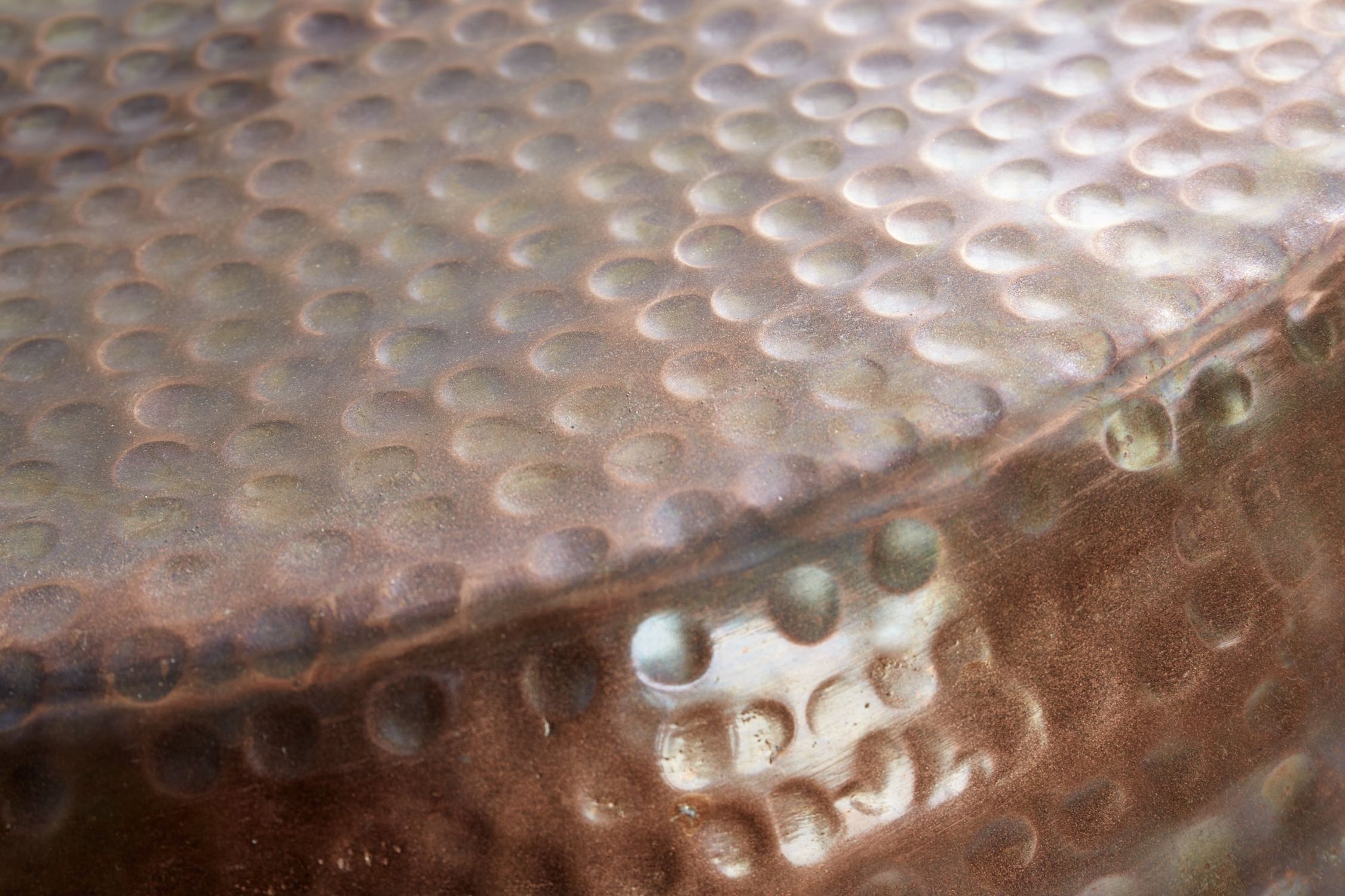 Couchtisch rund Ø 80 cm Metall in Kupfer Handarbeit Kugel, Golf, Golfball, Sport, Textur