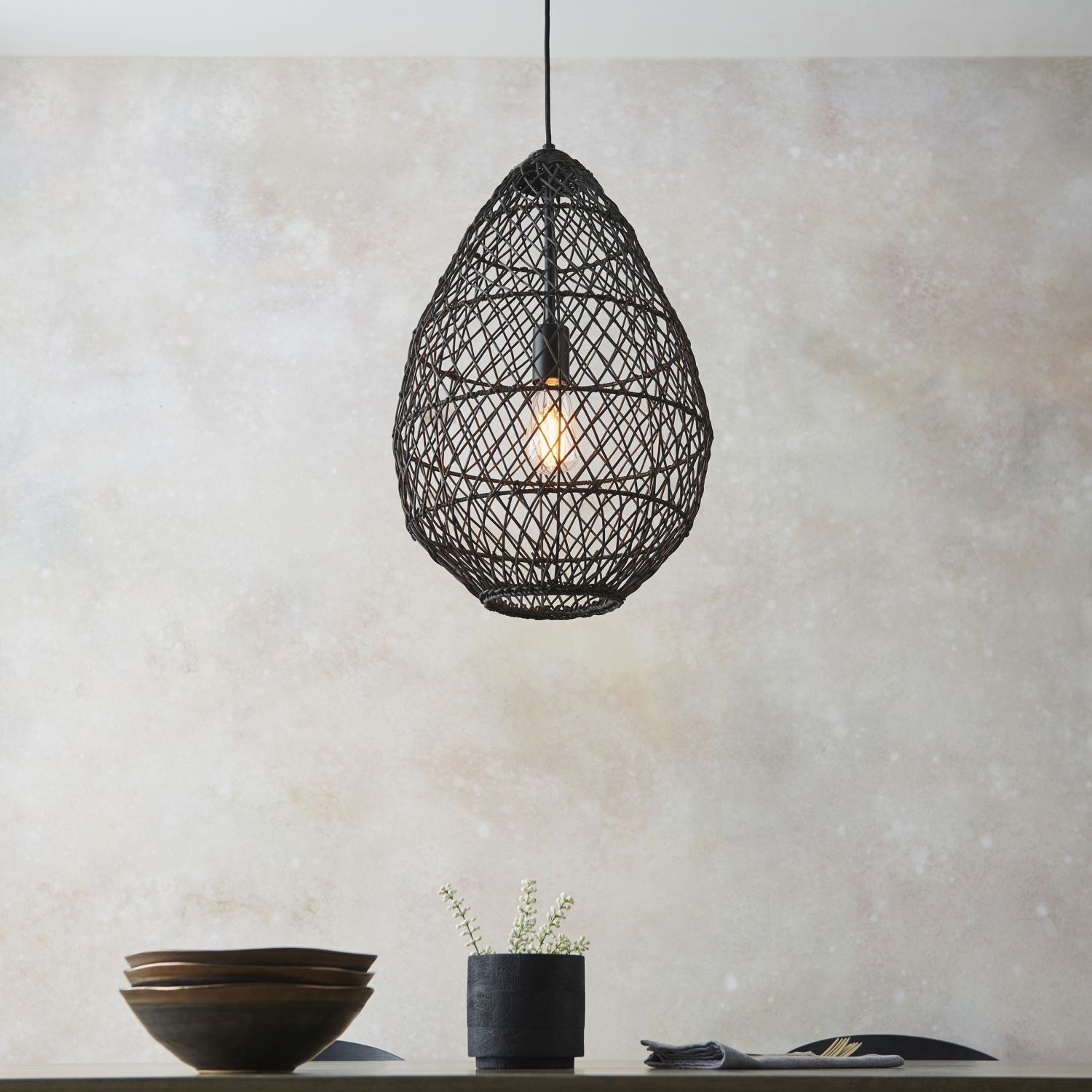 Schwarze Hängelampe Rattan Metall Ø 35 cm Handarbeit Boho