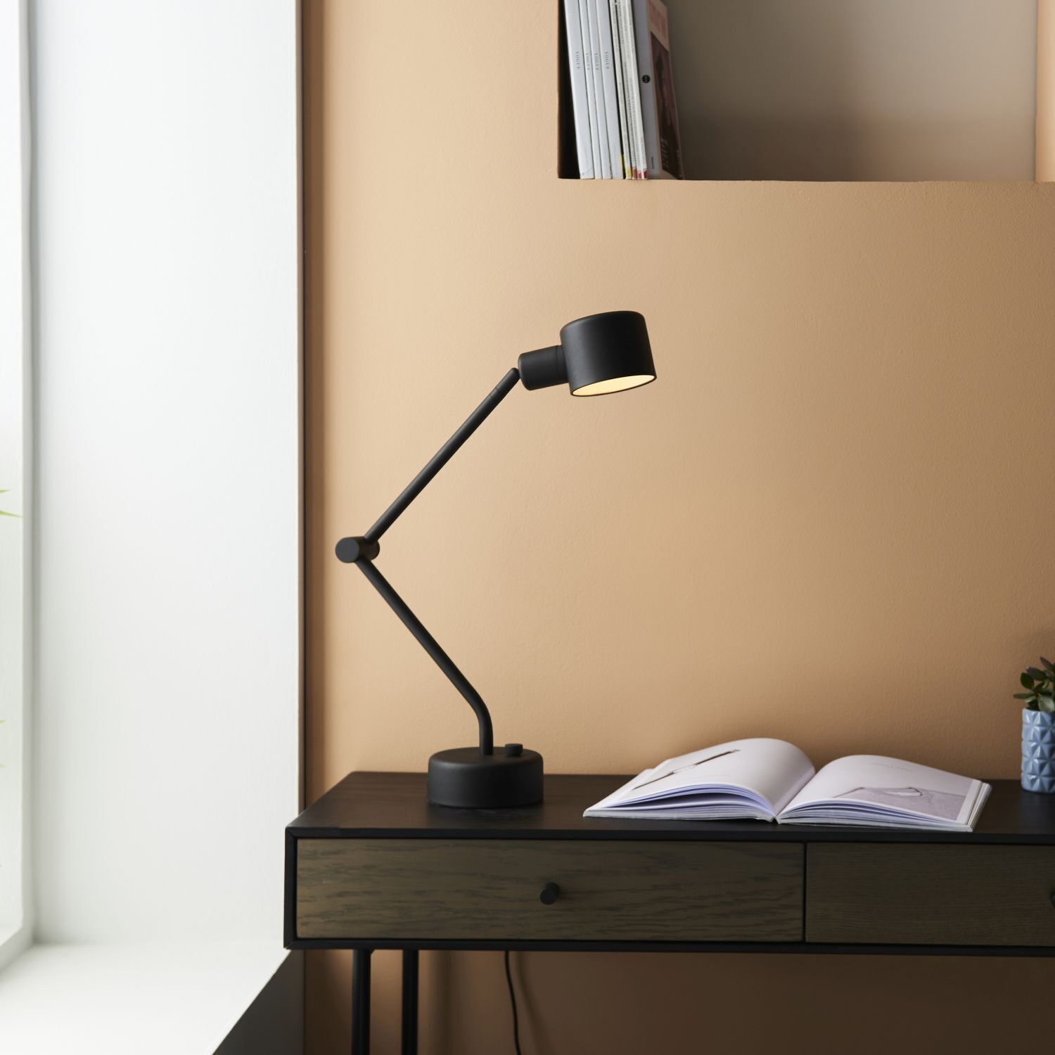 Schreibtischlampe Schwarz verstellbar H: 69 cm E14 Modern