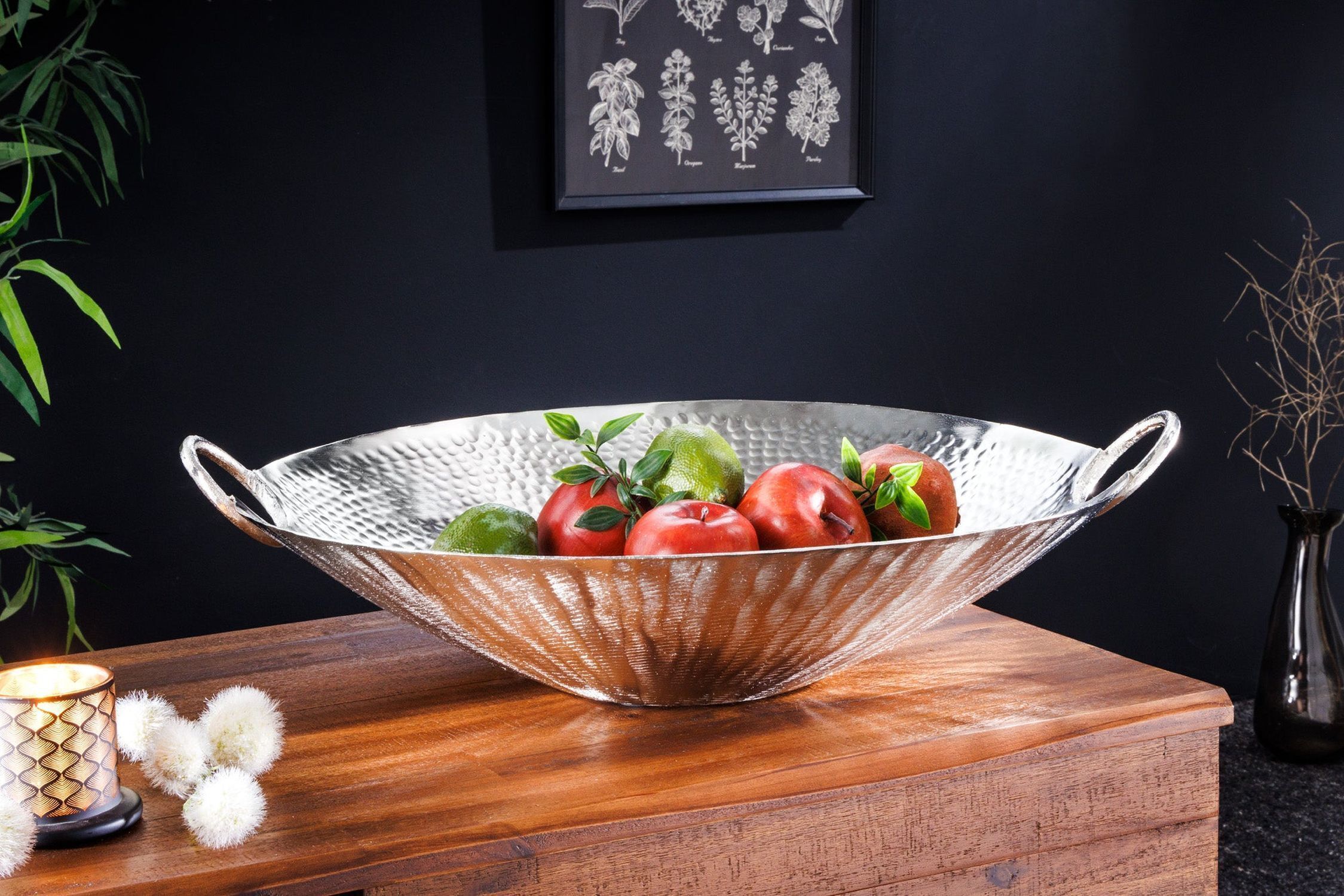 Essen, Präsentation des Essens, Kochpfanne, Kochgeschirr, Teller Essen, Präsentation des Essens, Kochpfanne, Kerze, Teller