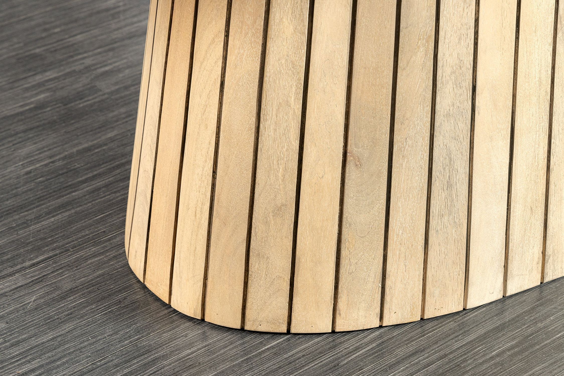 Table de salle à manger ovale en bois 220 cm de long Japandi pied colonne