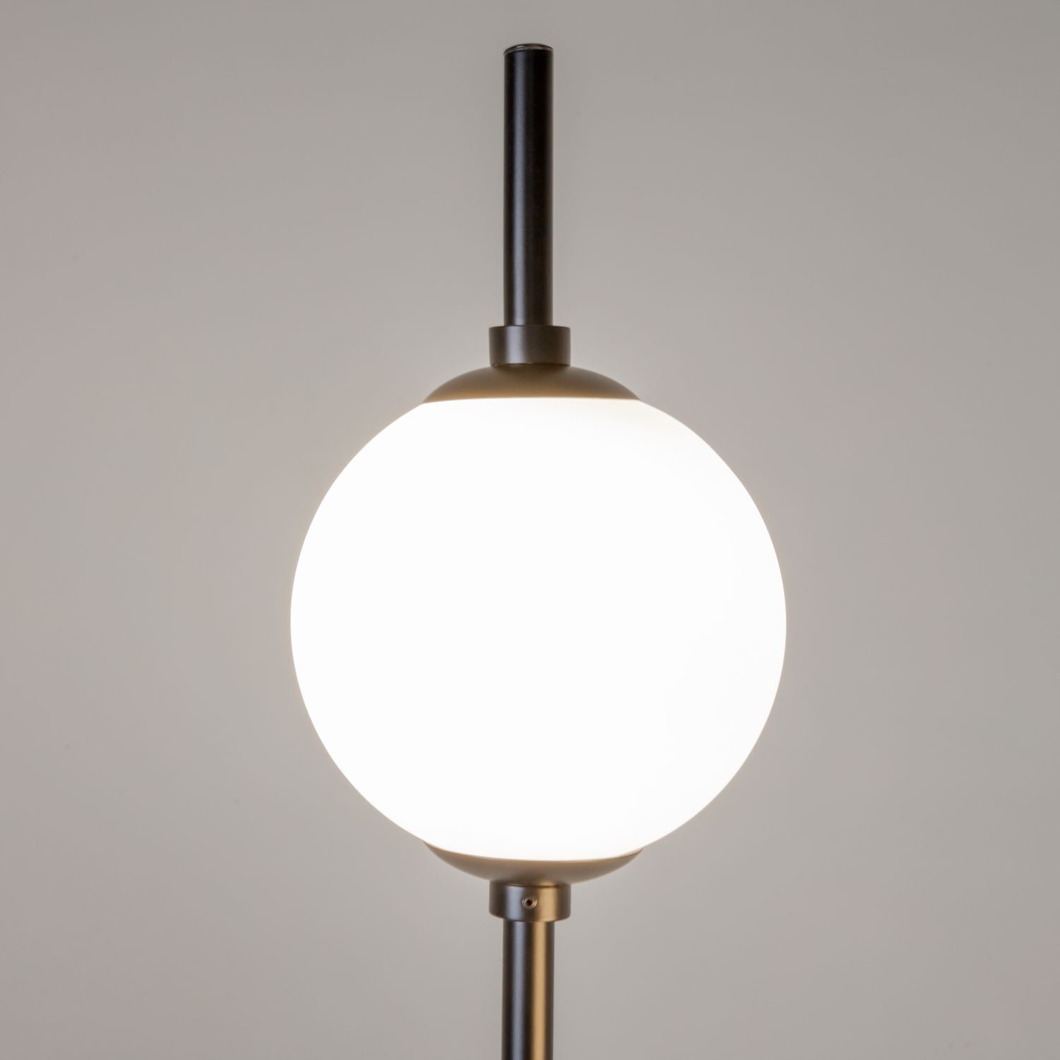 Stehlampe LED Metall Glas 150 cm Schwarz Weiß 750 lm Lampe, Lampenschirm