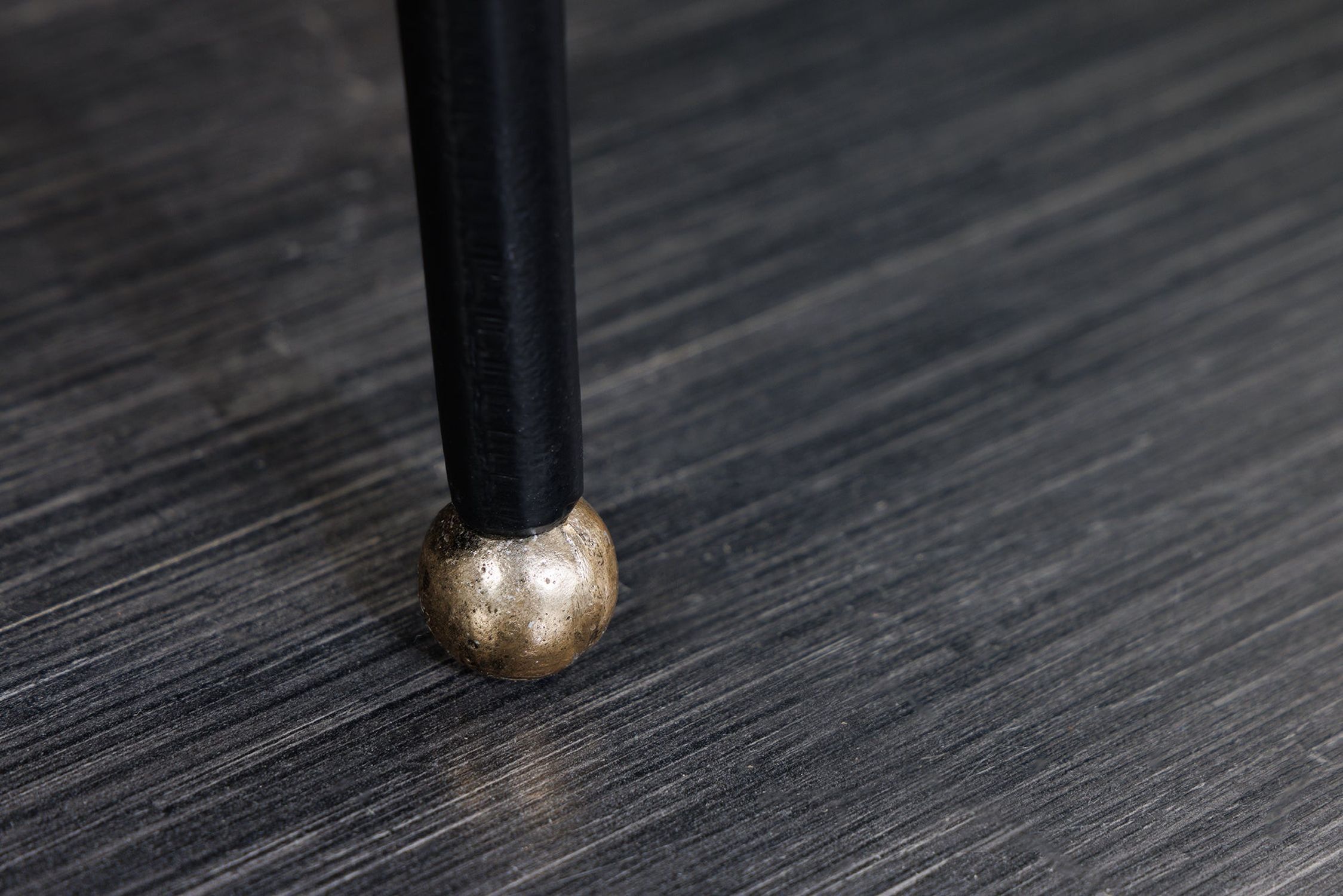 Couchtisch Metall in Gold Schwarz 75x73 cm Handarbeit Klub Mace, Waffe