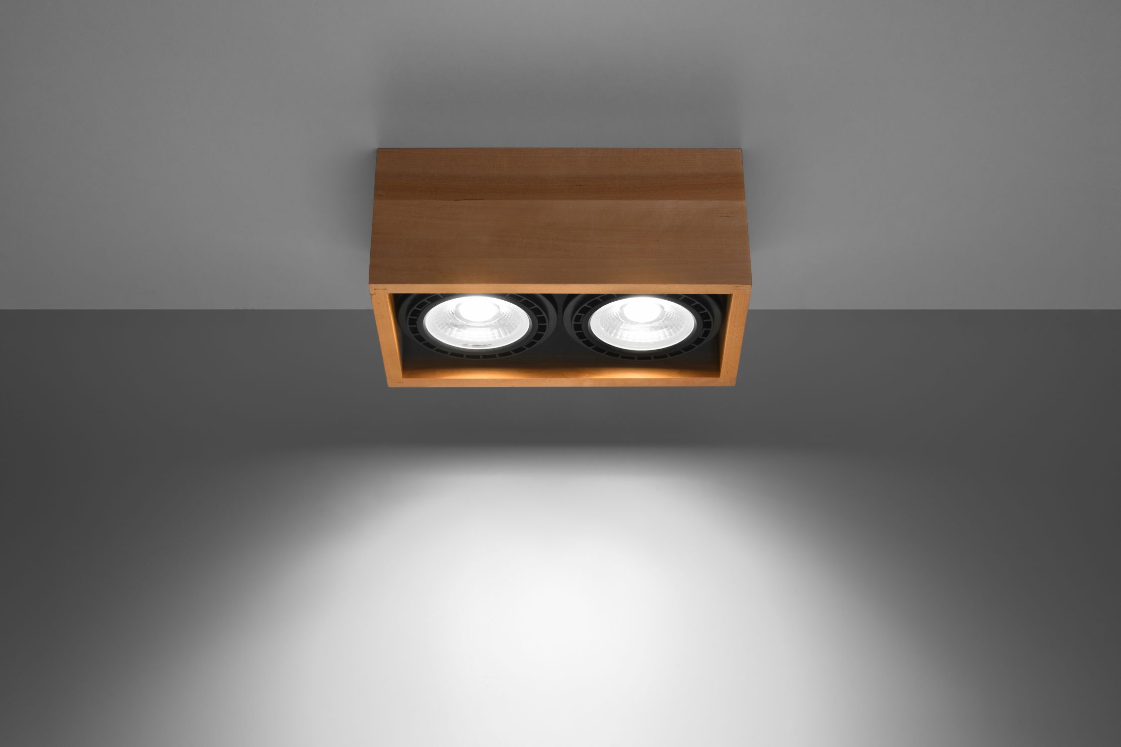 Plafonnier bois carré petit pour 2x GU10 confortable