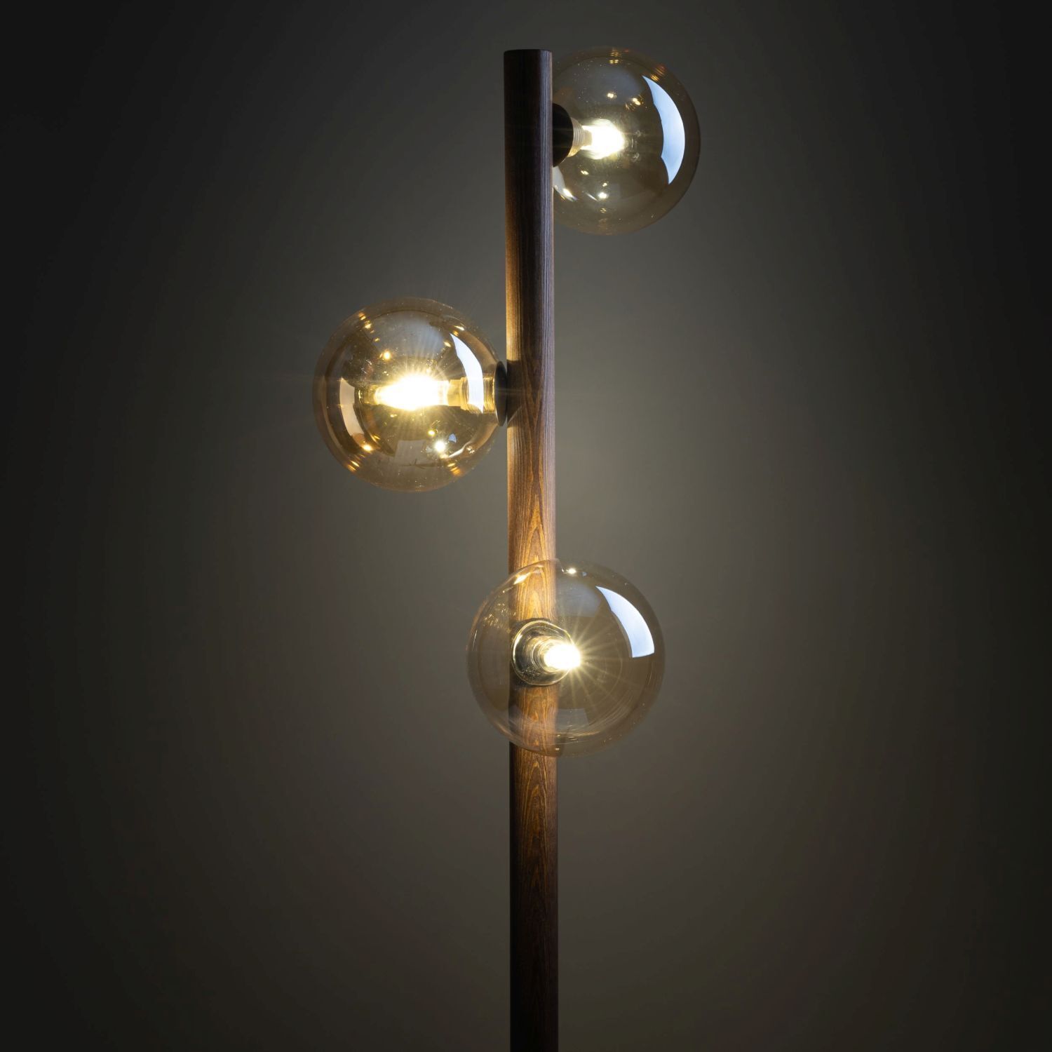 fußbodenlampe, Holzstab, Glühbirnenkugeln, ambientebeleuchtung, modernes design