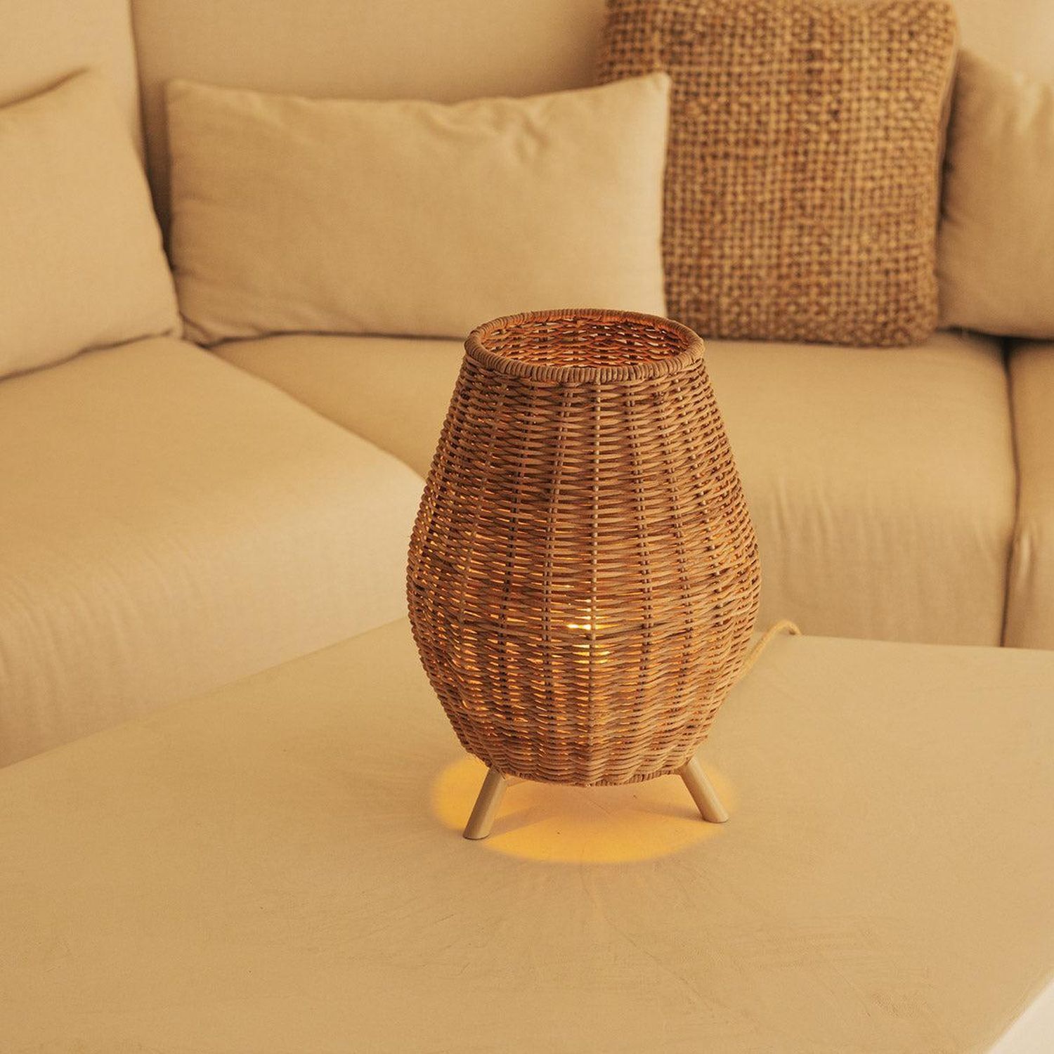 Tischleuchte Rattan H: 32,5 cm Dreibein Natur E27 FULDE Lampe, Kunst, Kunsthandwerk, Kissen, Dekoration für Zuhause