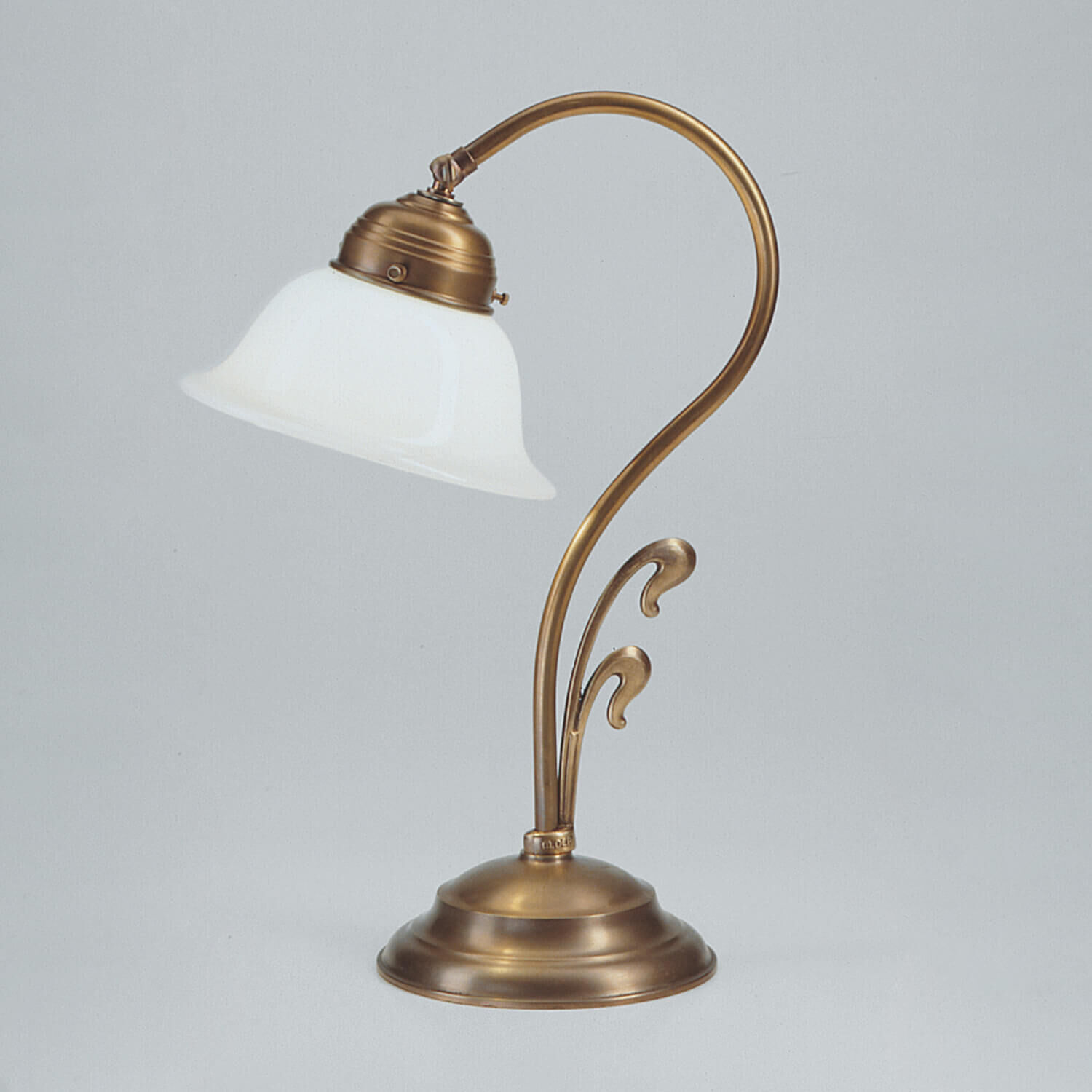Lampe de table Art Nouveau en laiton berlinois Q6