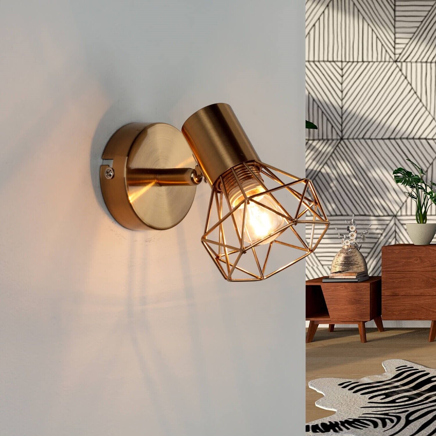 Verstellbar Spot MIA Retro in Messing Metall Wohnzimmer Pflanze, Dekoration für Zuhause, Teppich, Lampe