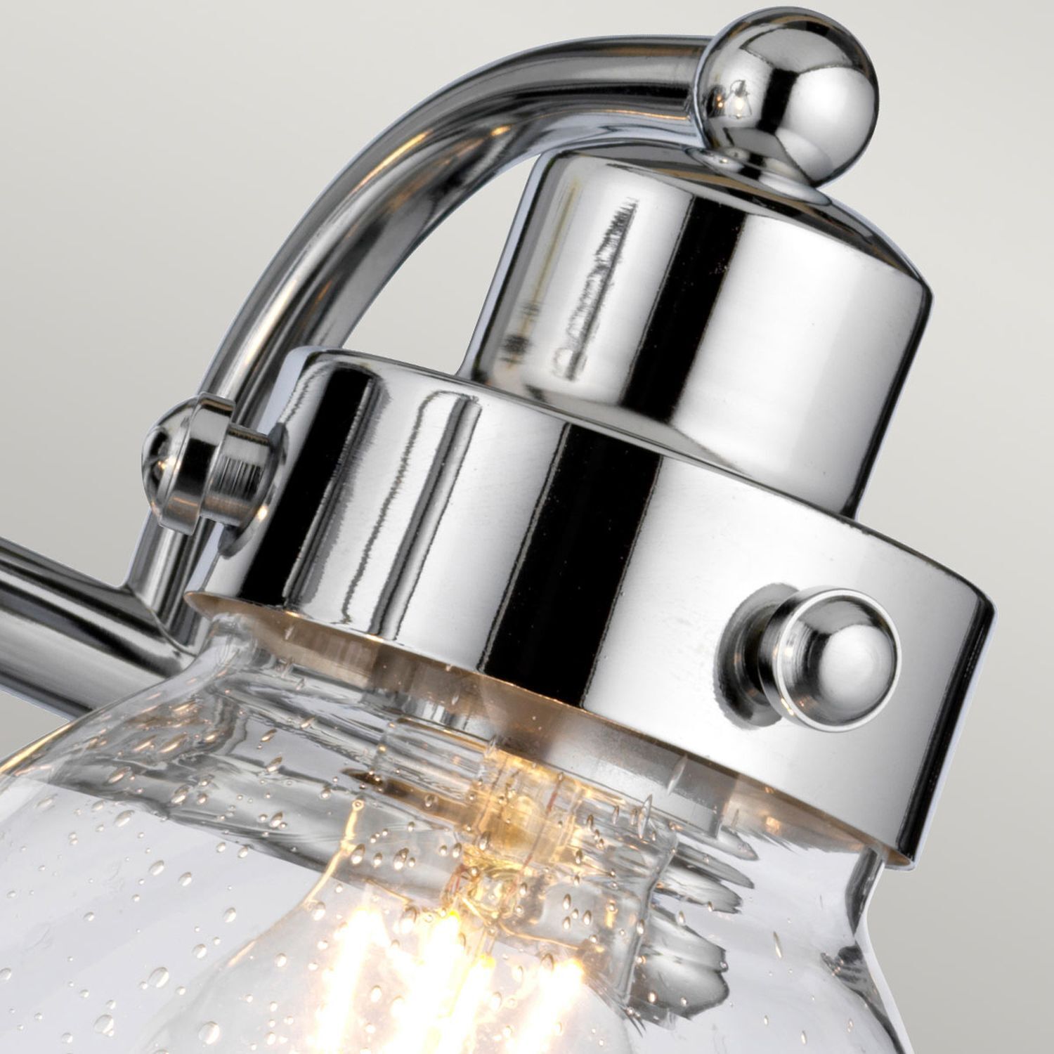 Badezimmerleuchte Wand Metall Glas 44,9 cm breit IP44 E27 Glasvase, Laterne, Kugelknopf, Chrom, Glasbehälter