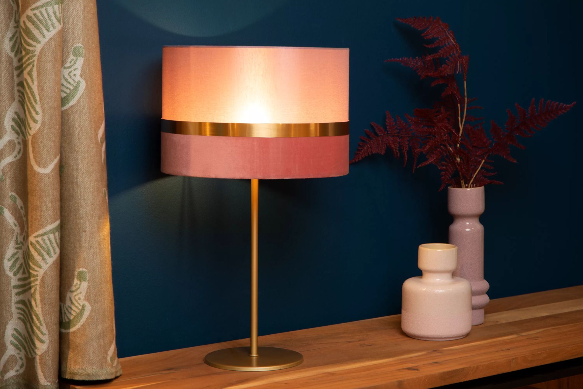 Lampe, Klebeband, Stehlampe