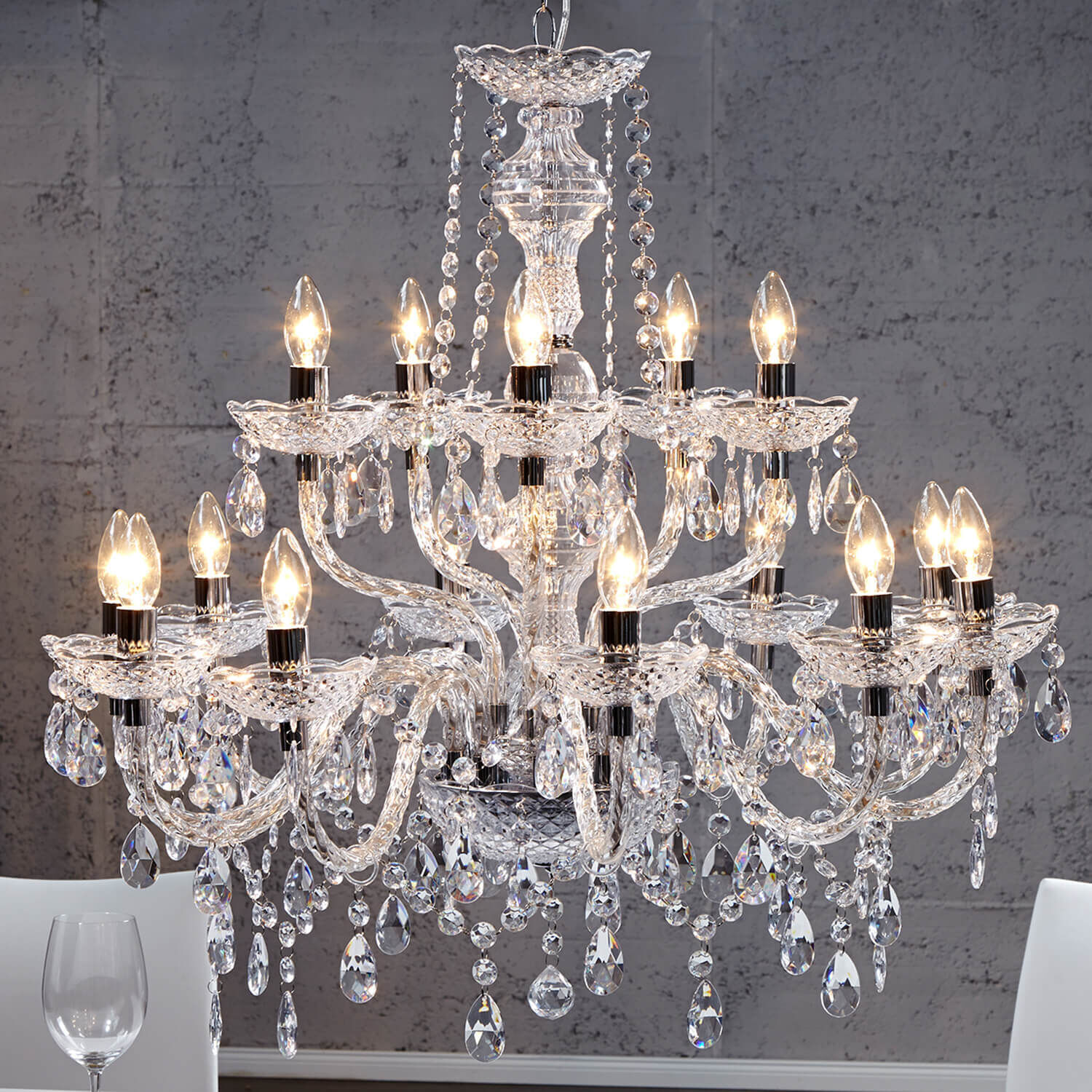 Imposant lustre Classique E14