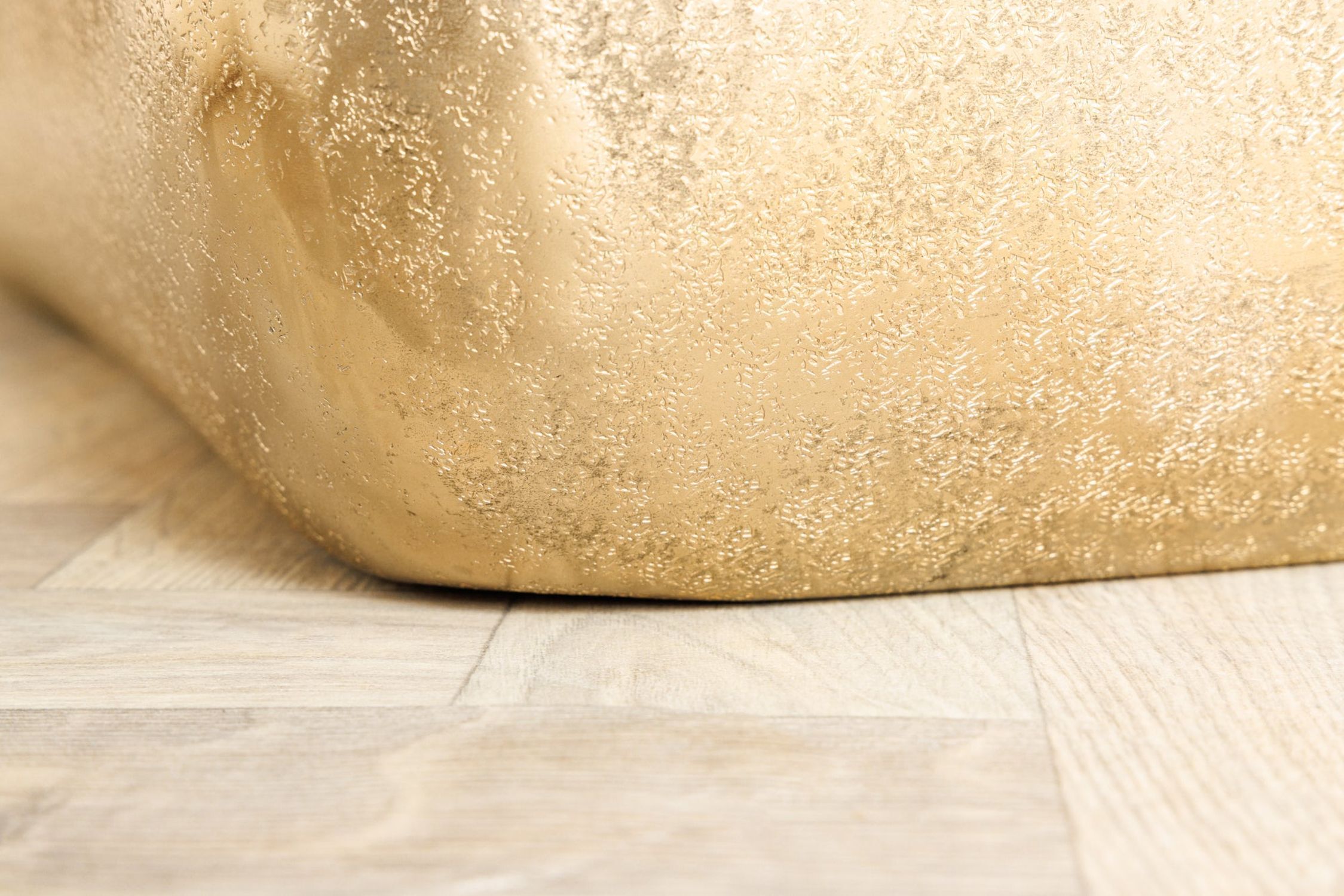 Couchtisch Metall in Gold 68 x 68 cm Handarbeit Fußboden, Bodenbeläge