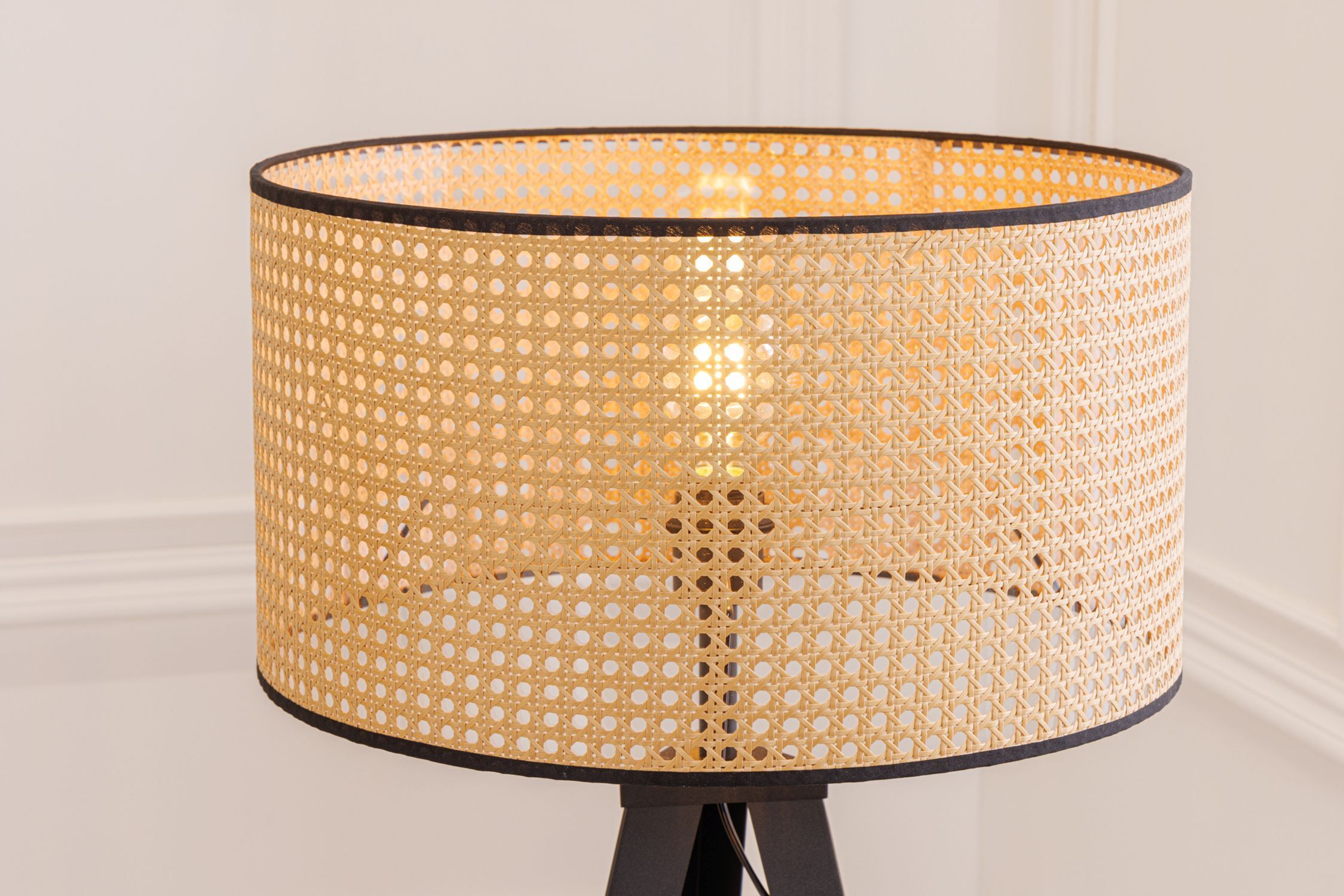 Lampadaire tripode bois plastique tressage viennois E27