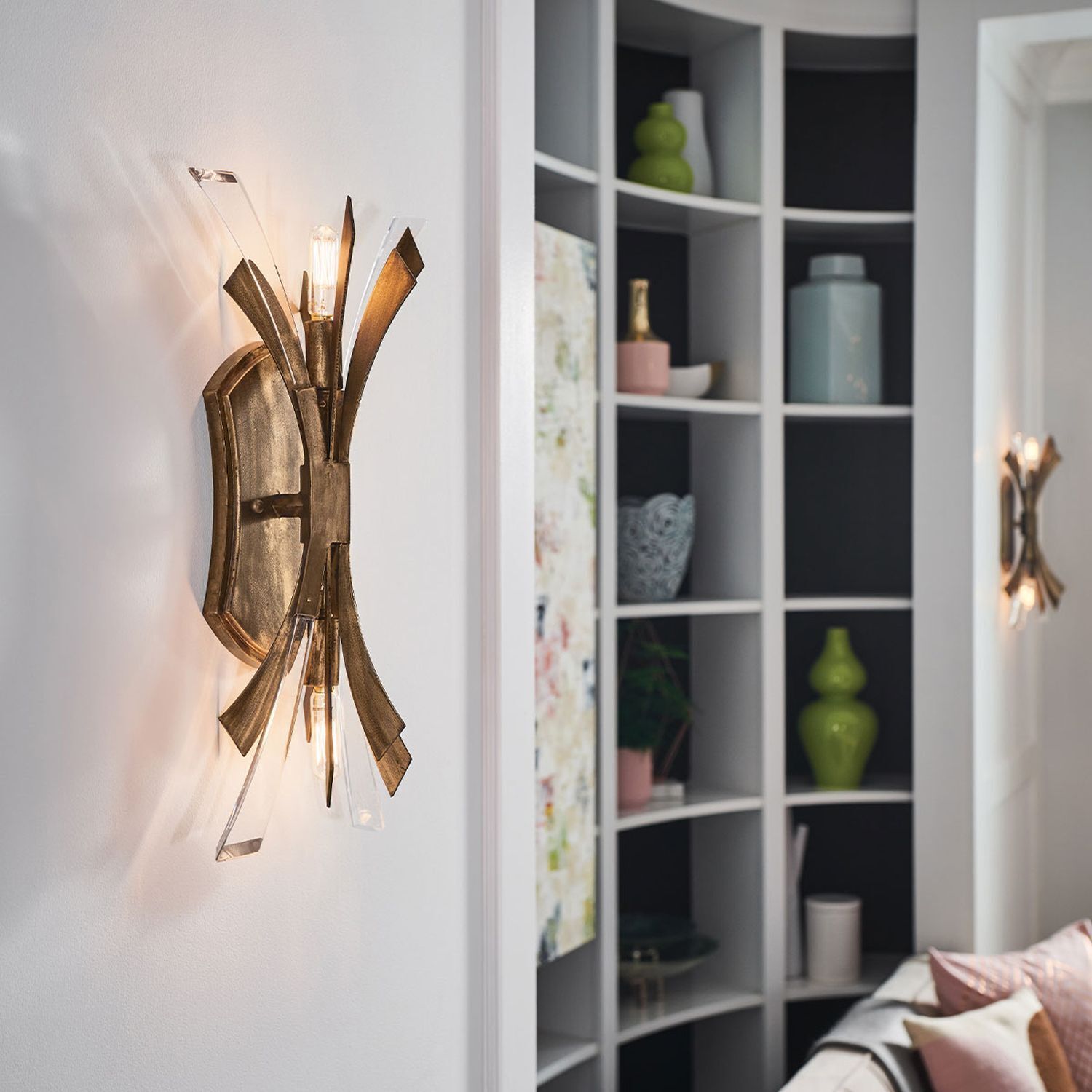 Wandleuchte Kristall Metall 43,8 cm hoch in Gold brüniert Drinnen, Innenarchitektur, Pflanze