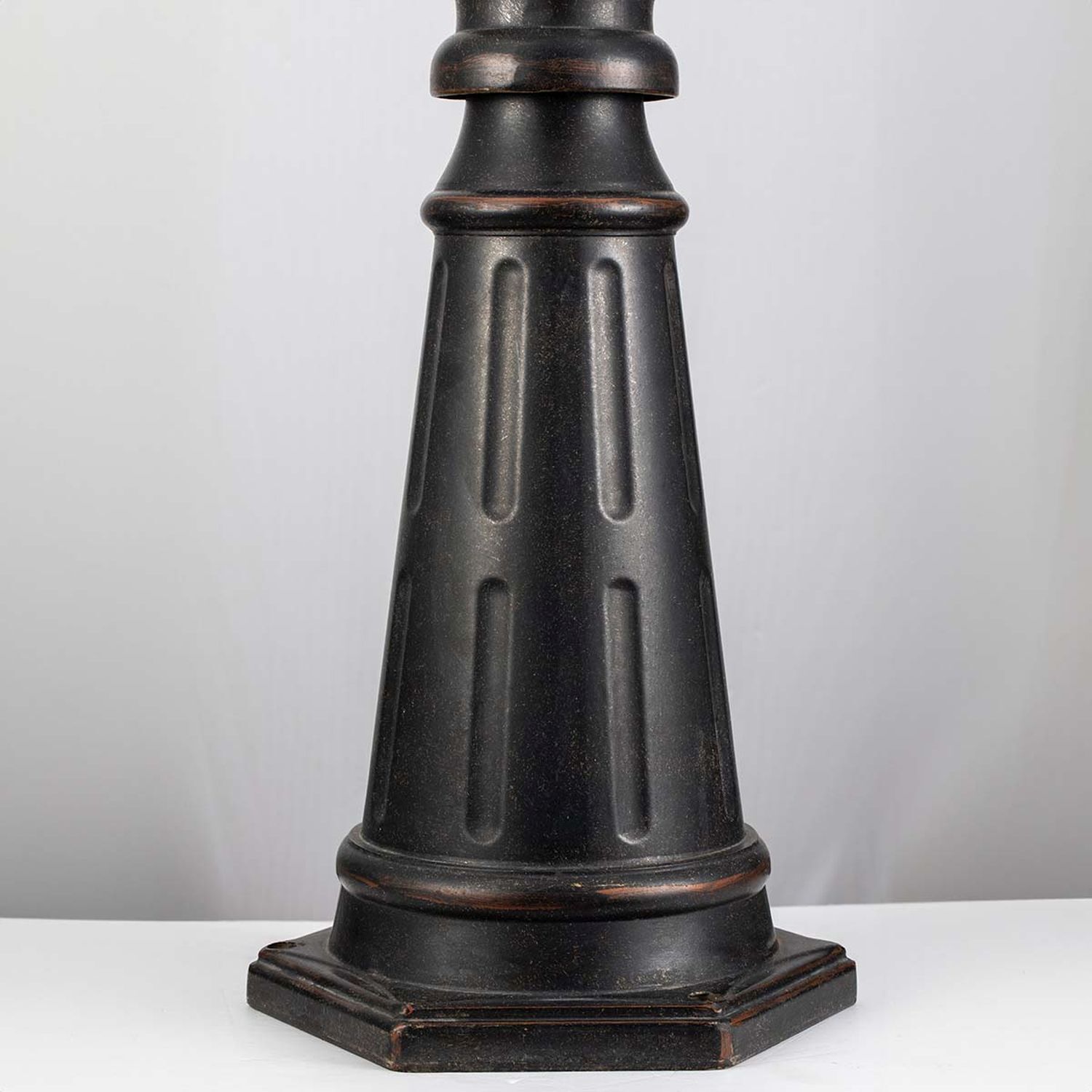 Mastleuchte Rustikal 232,5 cm hoch IP44 E27 Alu Glas Tischlampenfuß, Lampenbasis, Metall, Schwarz, Zierprofil