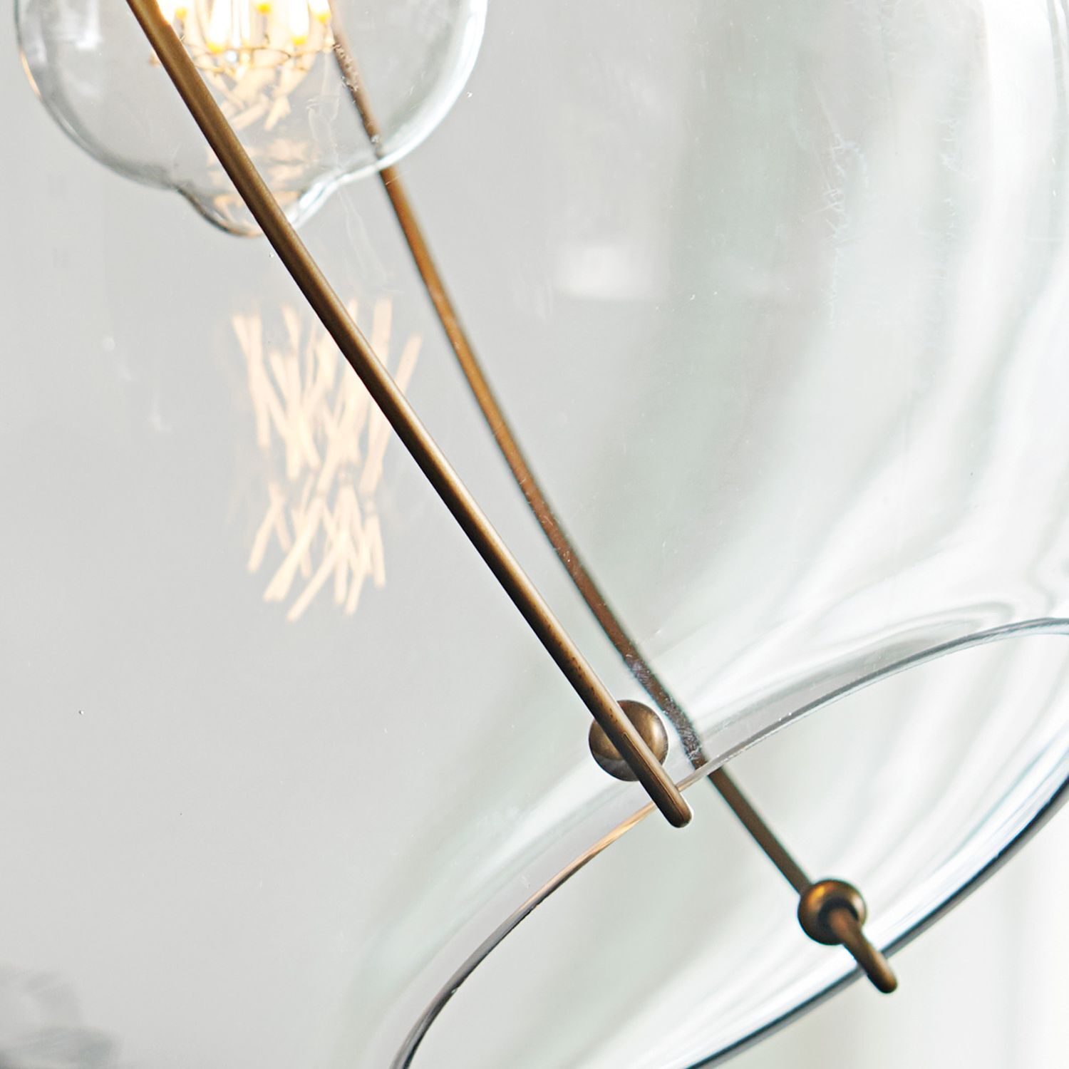 Glühlampe, Leuchtmittel, Glasballon, Metallfassung, Wandlampen-Design