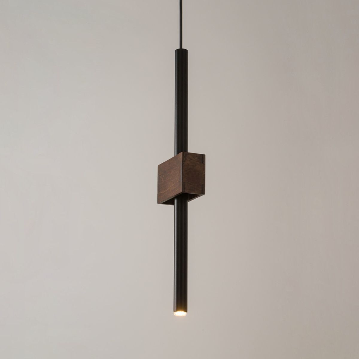 Suspension moderne métal bois noir G9 confortable