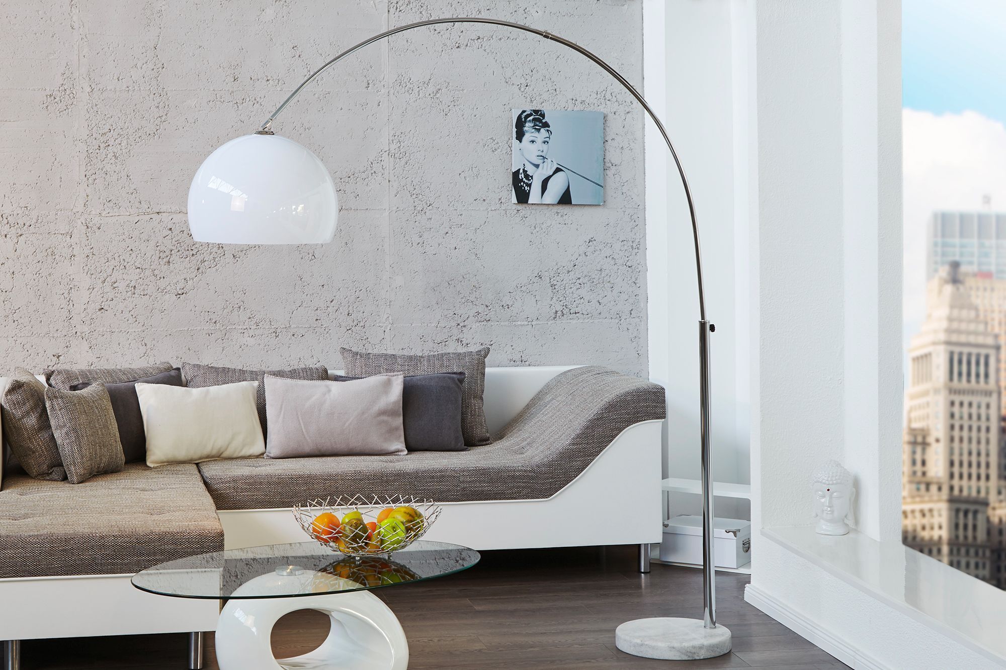 Gebogene Standlampe Retro 175cm Lampe, Stehlampe, Klebeband, Person