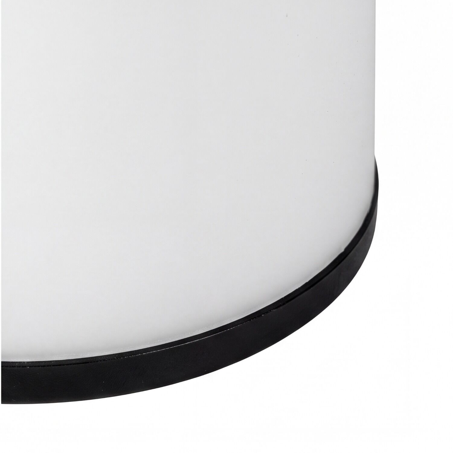 le126639-stehlampe-terrasse-balkon-aussen-kunststoff-modern-weiss-schwarz-04 metallische Oberfläche, gekrümmte Kante, schwarzer Rand, Satinschicht, abgerundete Ecke