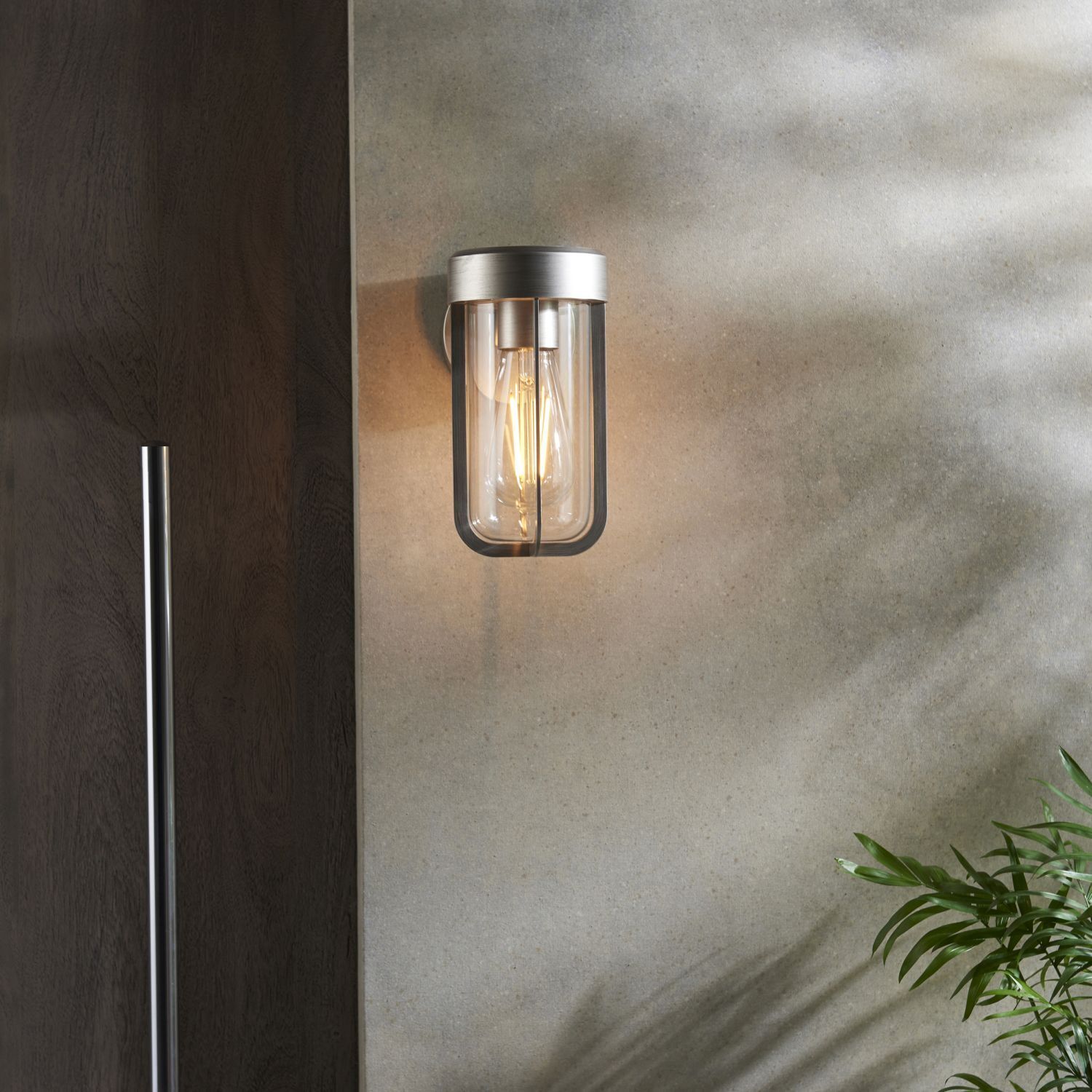 Applique murale extérieure IP44 H : 20,8 cm Alu verre E27 en argent