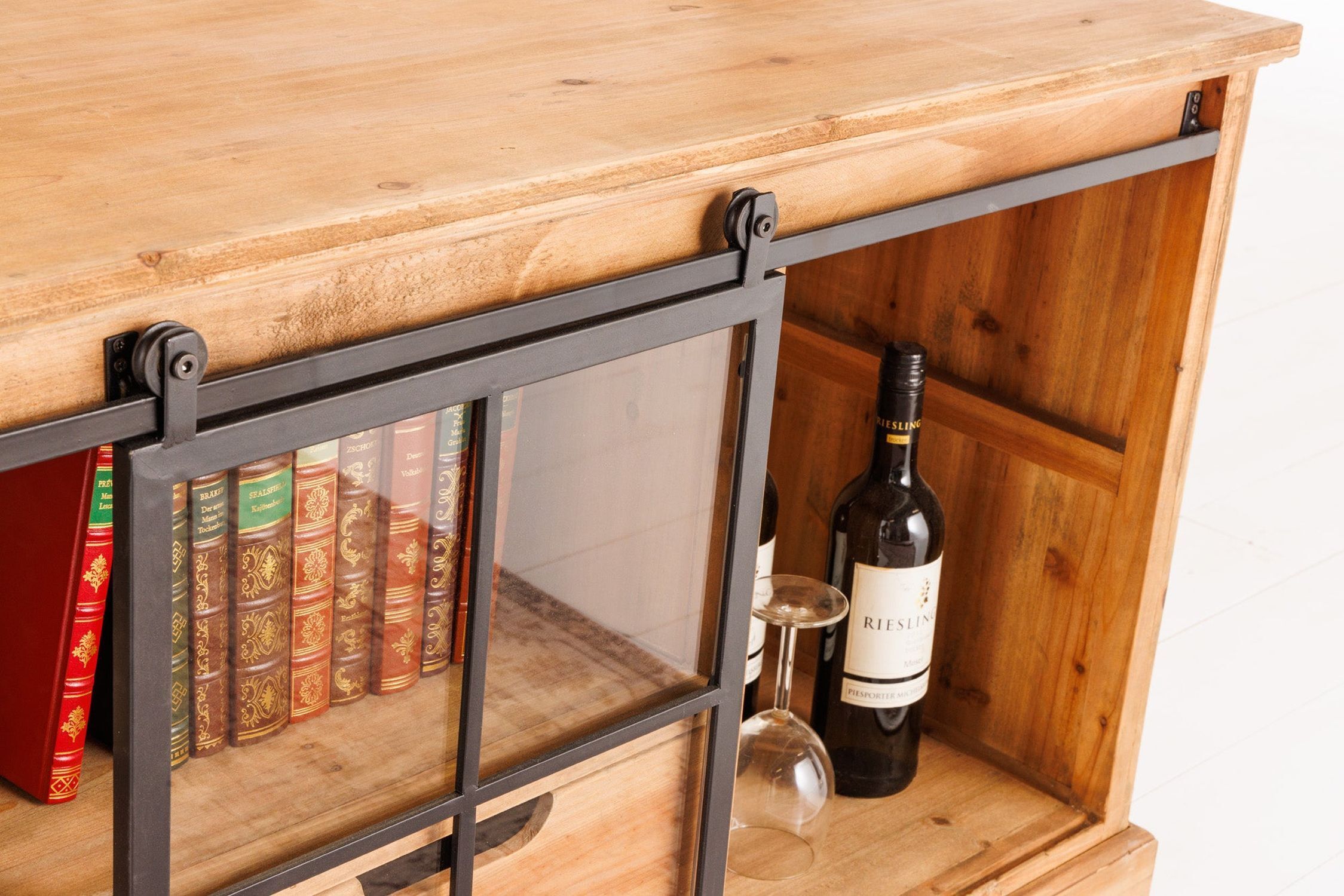 TV Lowboard Holz Glas Metall Rustikal 160 cm Schiebetüren Innenarchitektur, Holz, Weinflasche, Hartholz, Anrichte