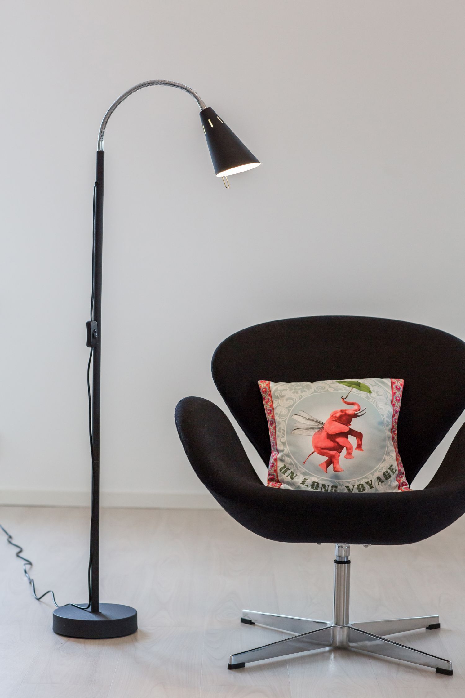 Stehlampe, Leselampe, Schreibtischlampe, Schwarz, Wohnzimmerdeko