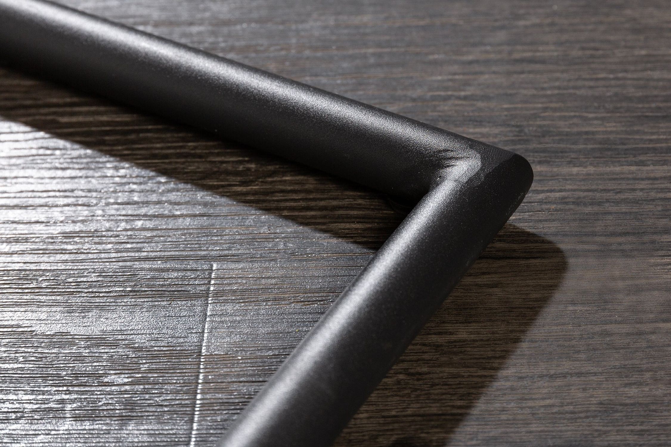 Chaise à bascule salle à manger gris noir en tissu métal Drinnen, Innenarchitektur