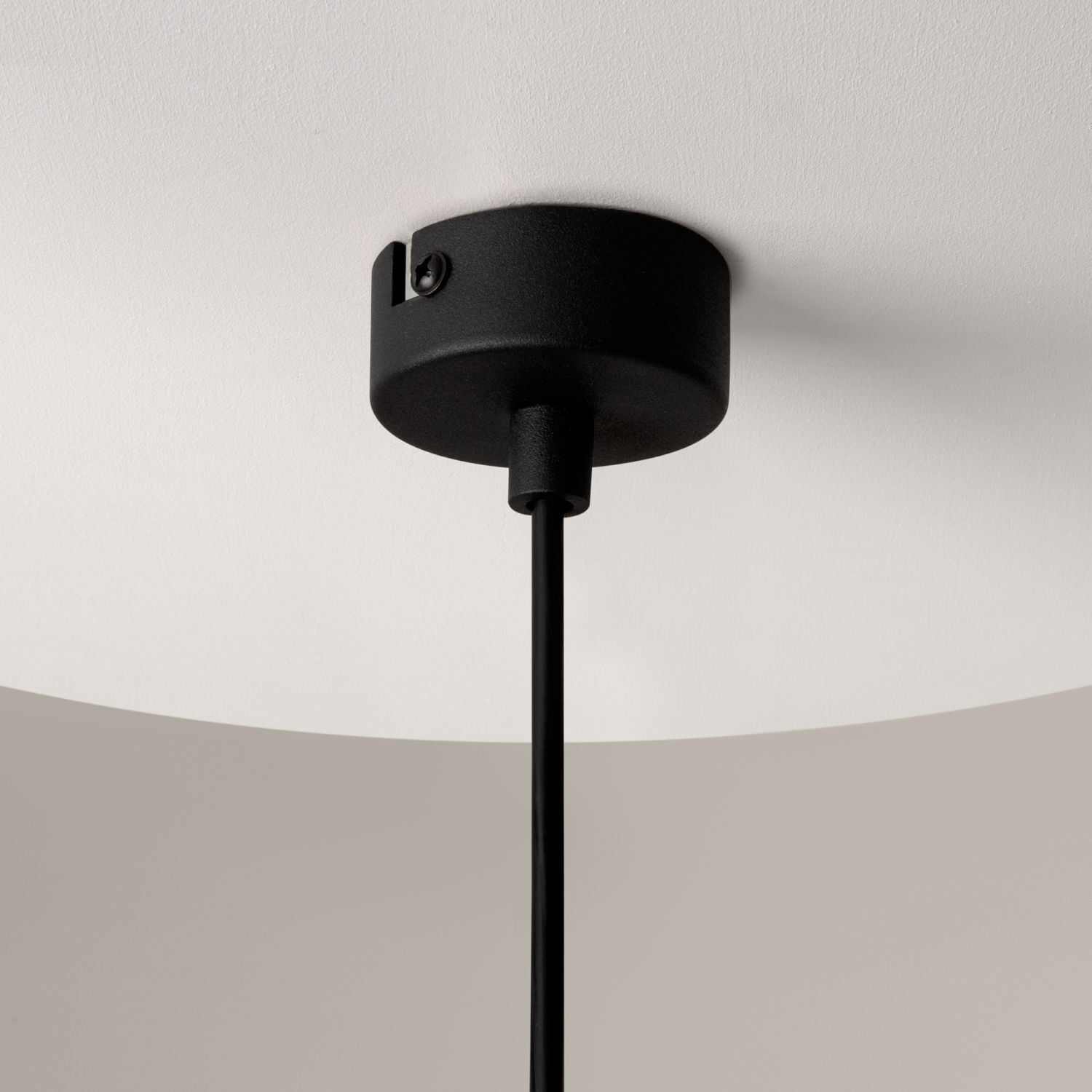 Hängeleuchte Metall Rauchglas D: 16 cm rund GU10 Modern Deckenstange, Deckenhalter, Pendelleuchte, Schwarze Leuchte, Rundkopf