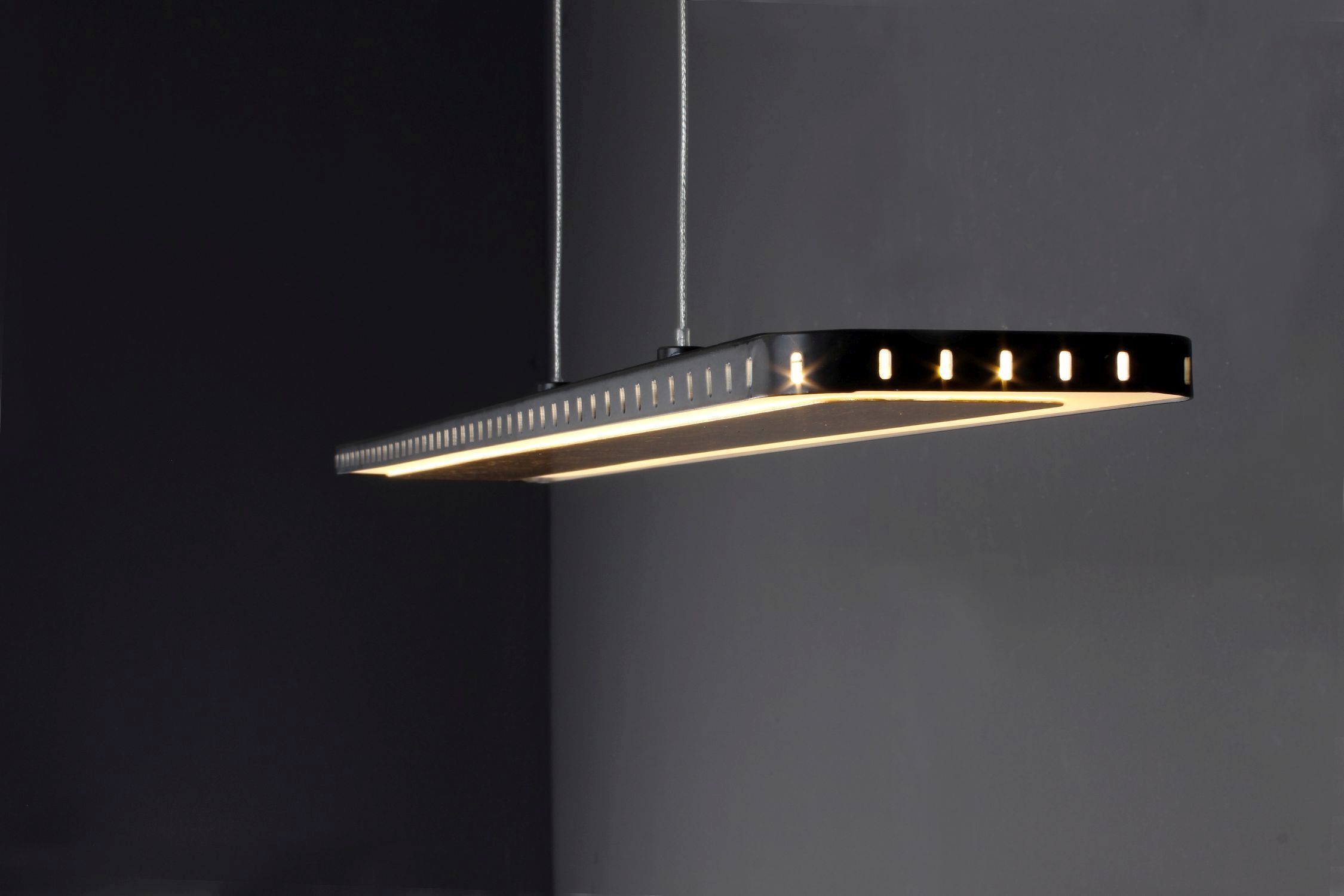 Lampe LED suspendue aluminium or noir 3000 K 70 cm
