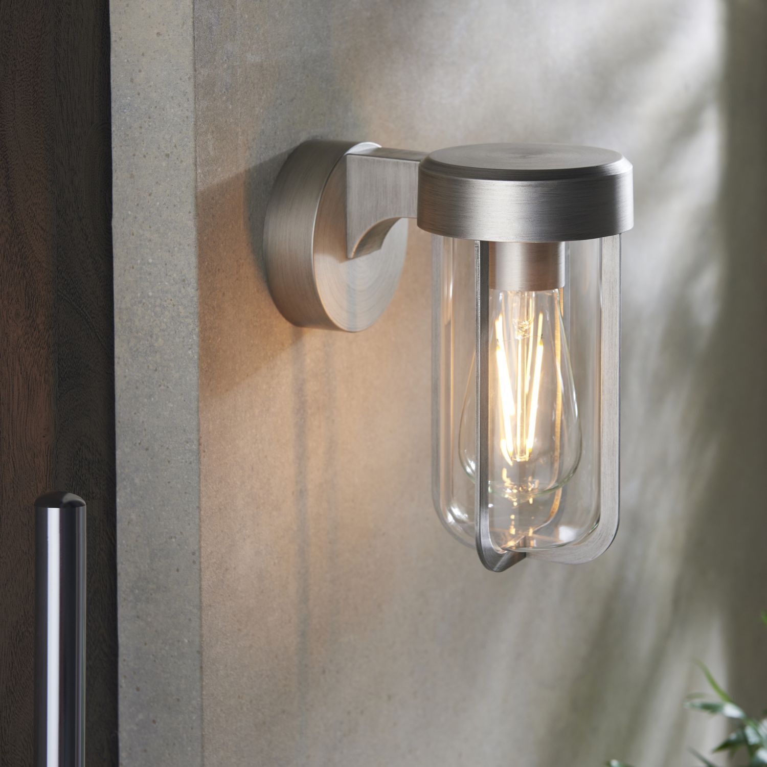 Applique murale extérieure IP44 H : 20,8 cm Alu verre E27 en argent