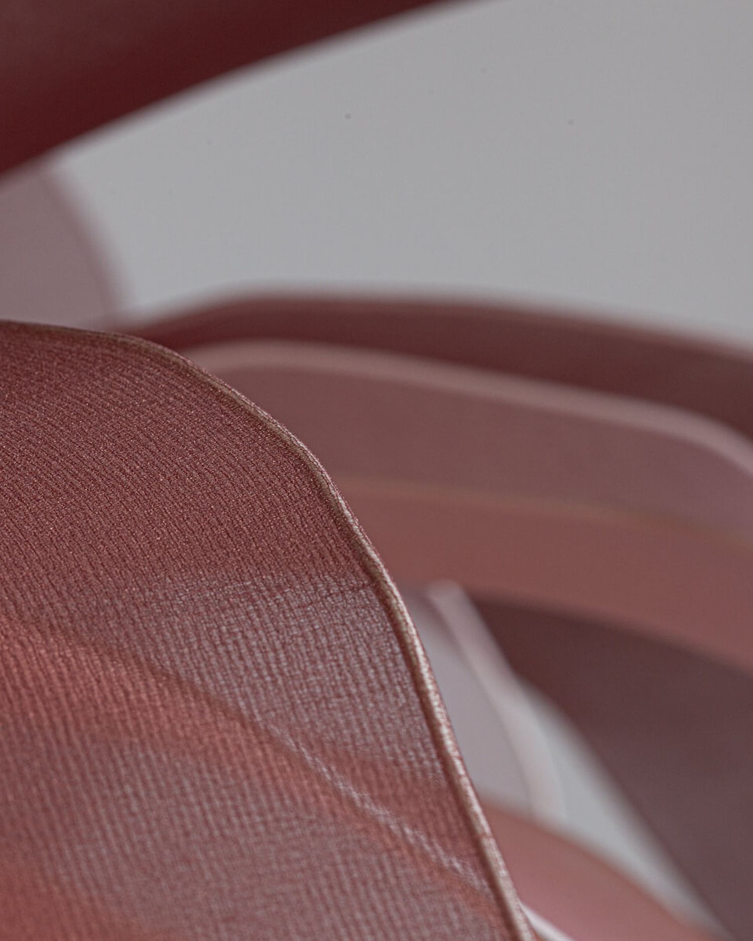 Suspension Tissu 80 cm de large H : max. 120 cm flexible Rose Suspension Tissu 80 cm de large H : max. 120 cm flexible Rose