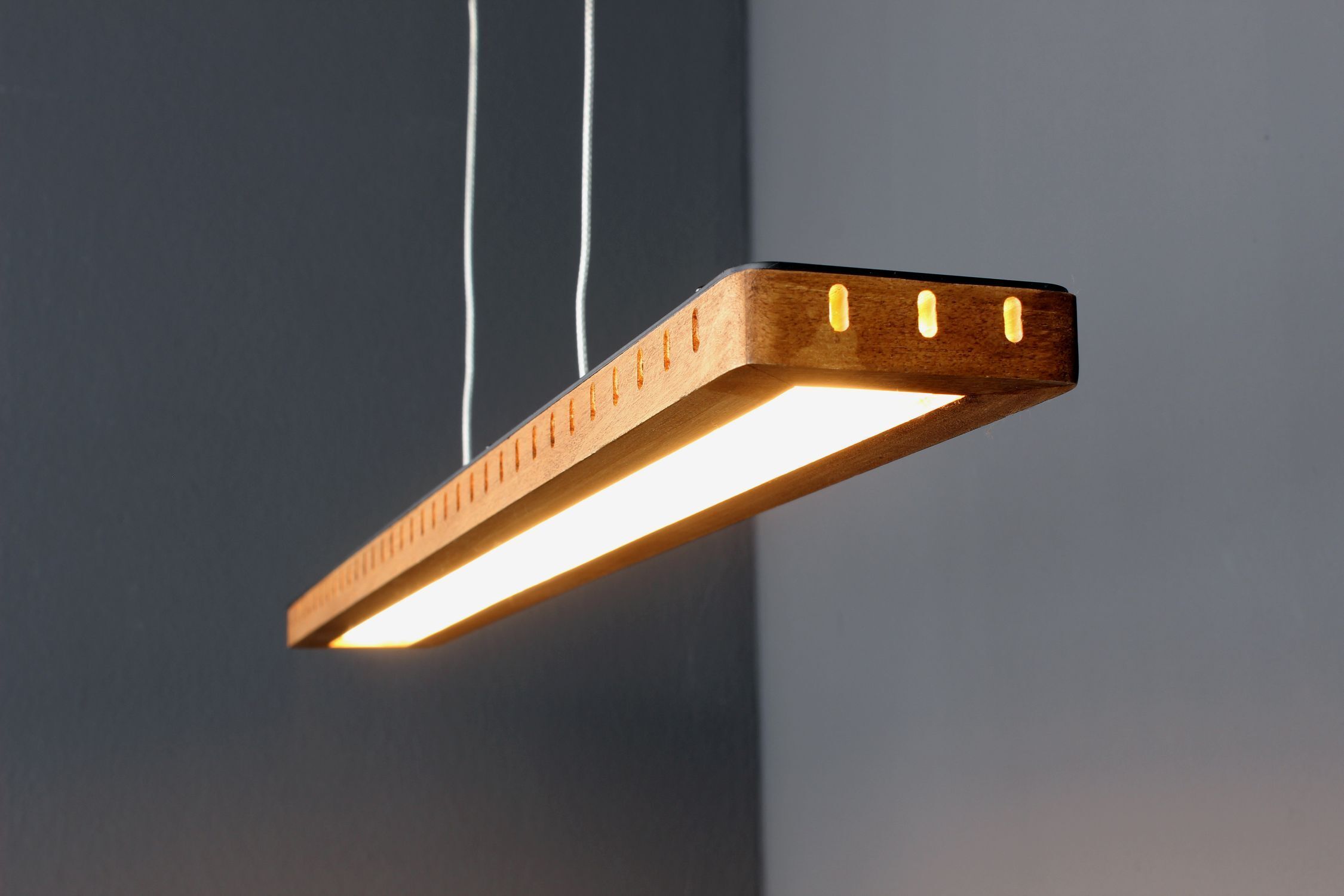 Lange LED Hängelampe Aluminium Holz L:70 cm warmweiß