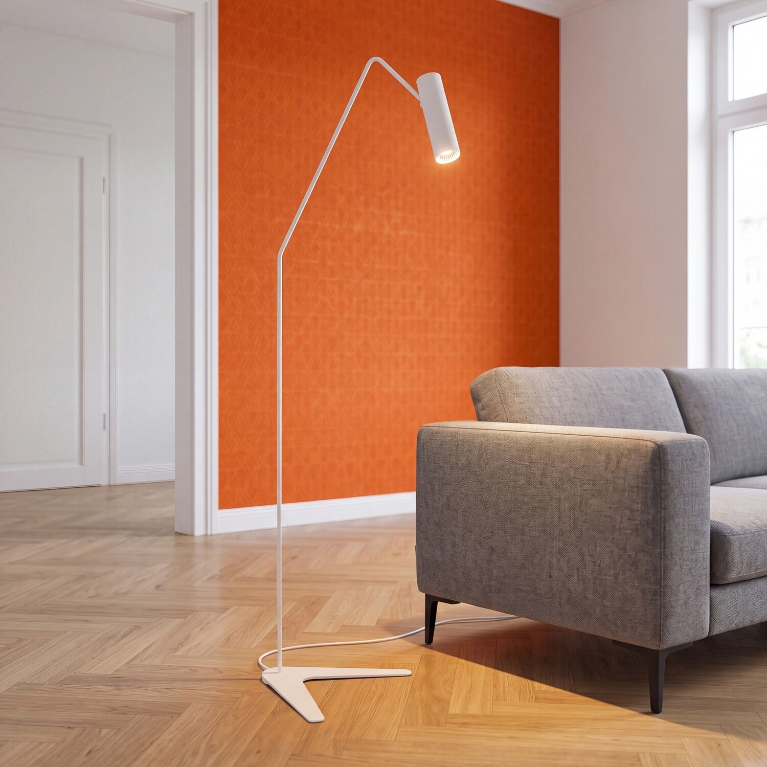 Stehlampe, Wohnzimmer, Orangen Akzentwand, Fußbodenlampe, Grau Sofa