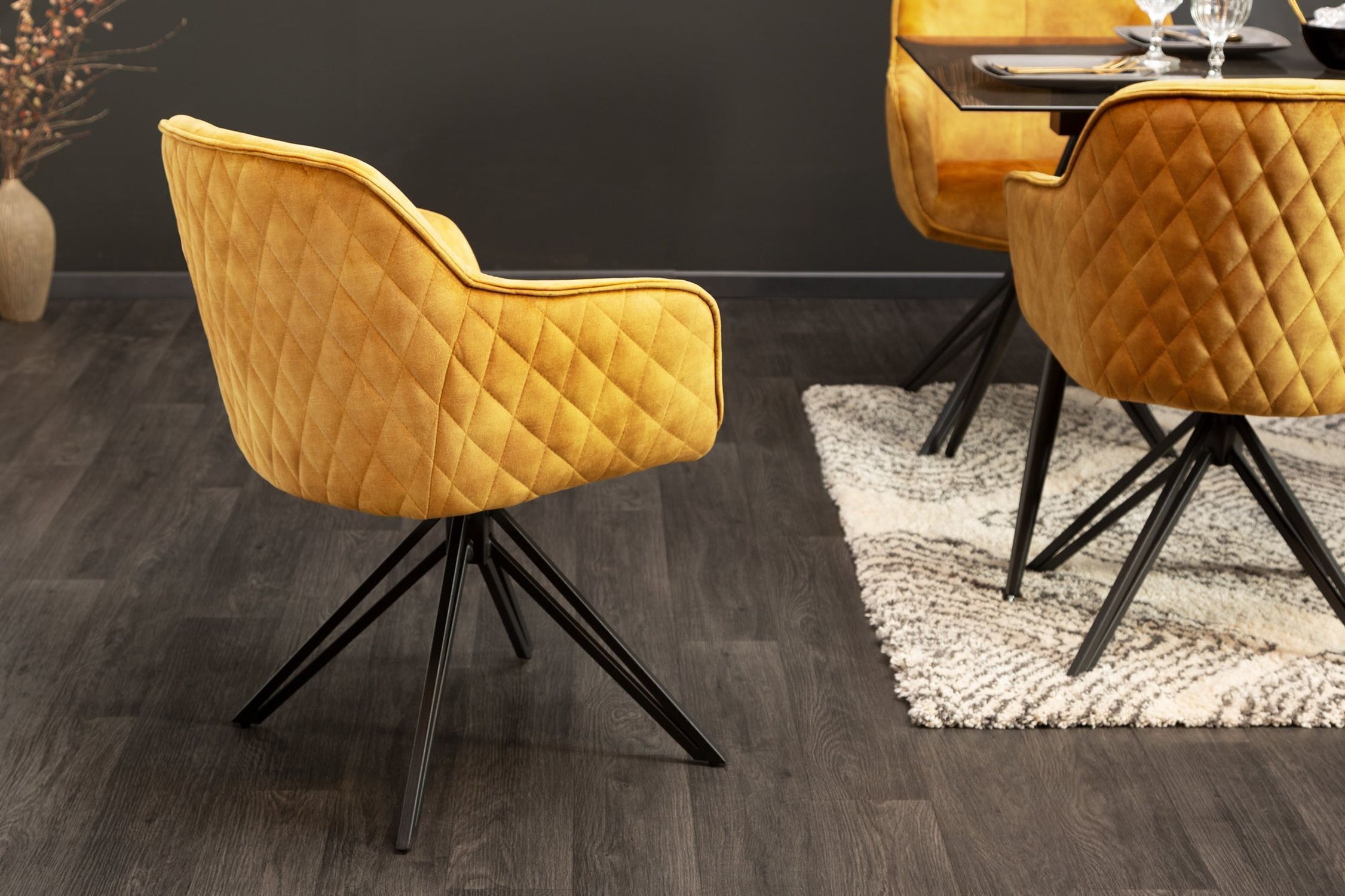 Innenarchitektur, Fußboden, Stuhl, Mobiliar, Teppich