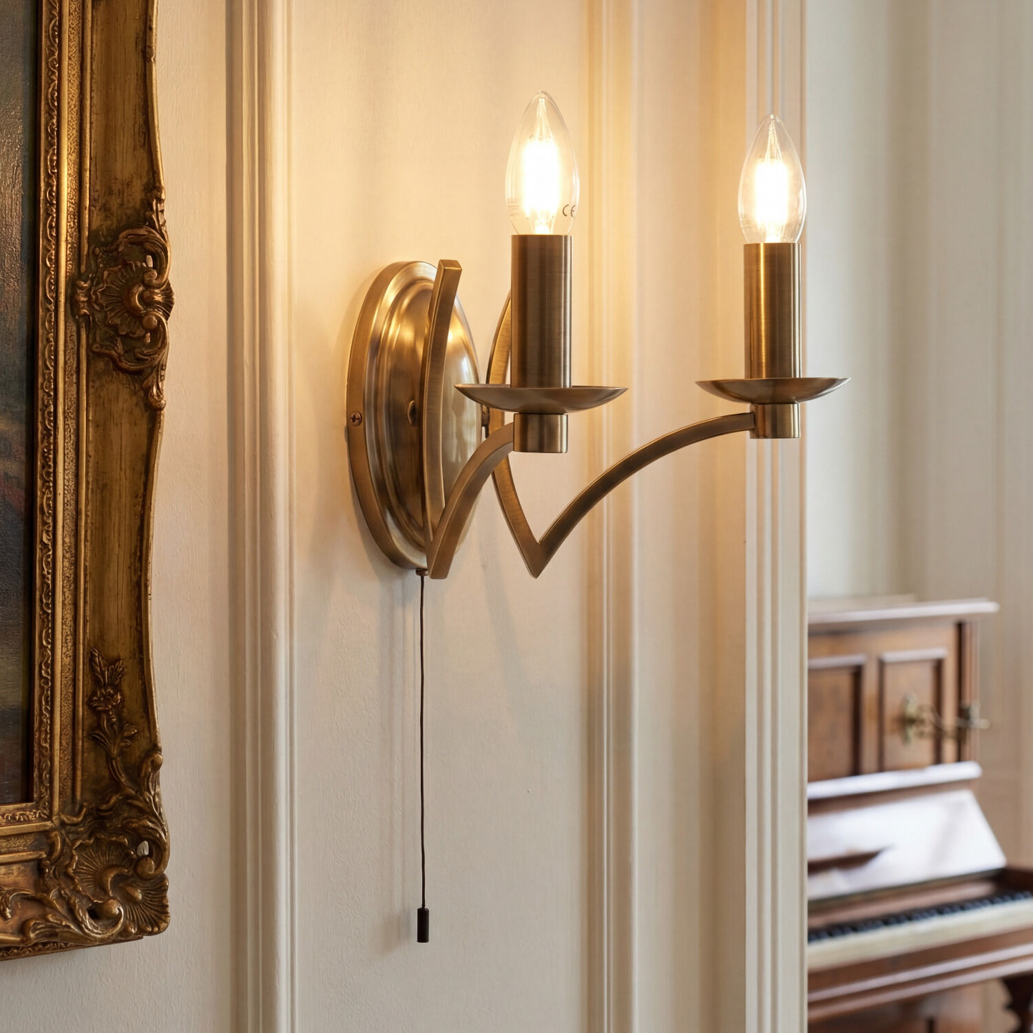 Wandlampe, Wandleuchte, Bronzefarben, Metall, Zweiflammig