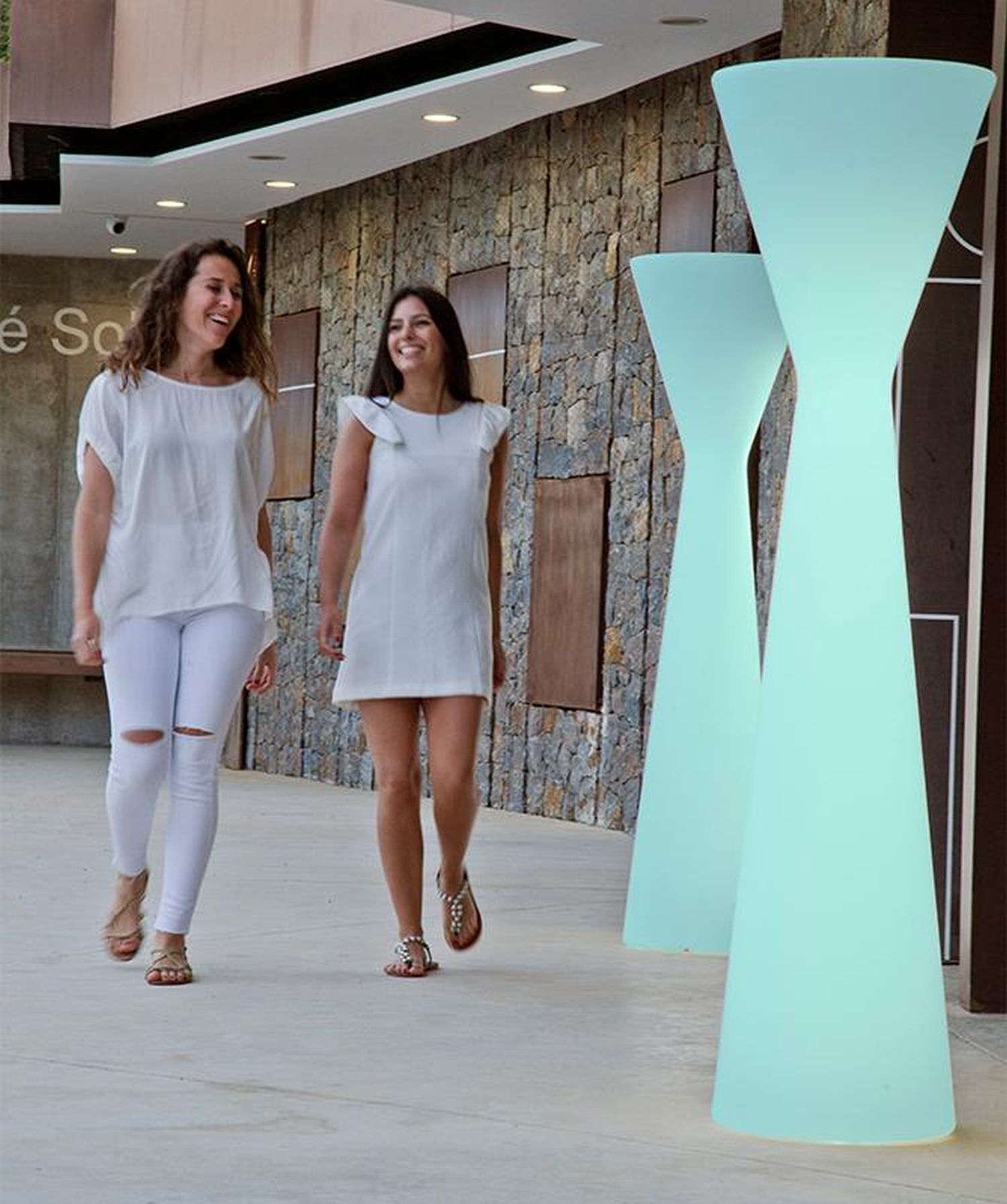 LED Stehleuchte außen Akku Dimmer Farbwechsel 170 cm IP65 Bekleidung, Ärmel, Person