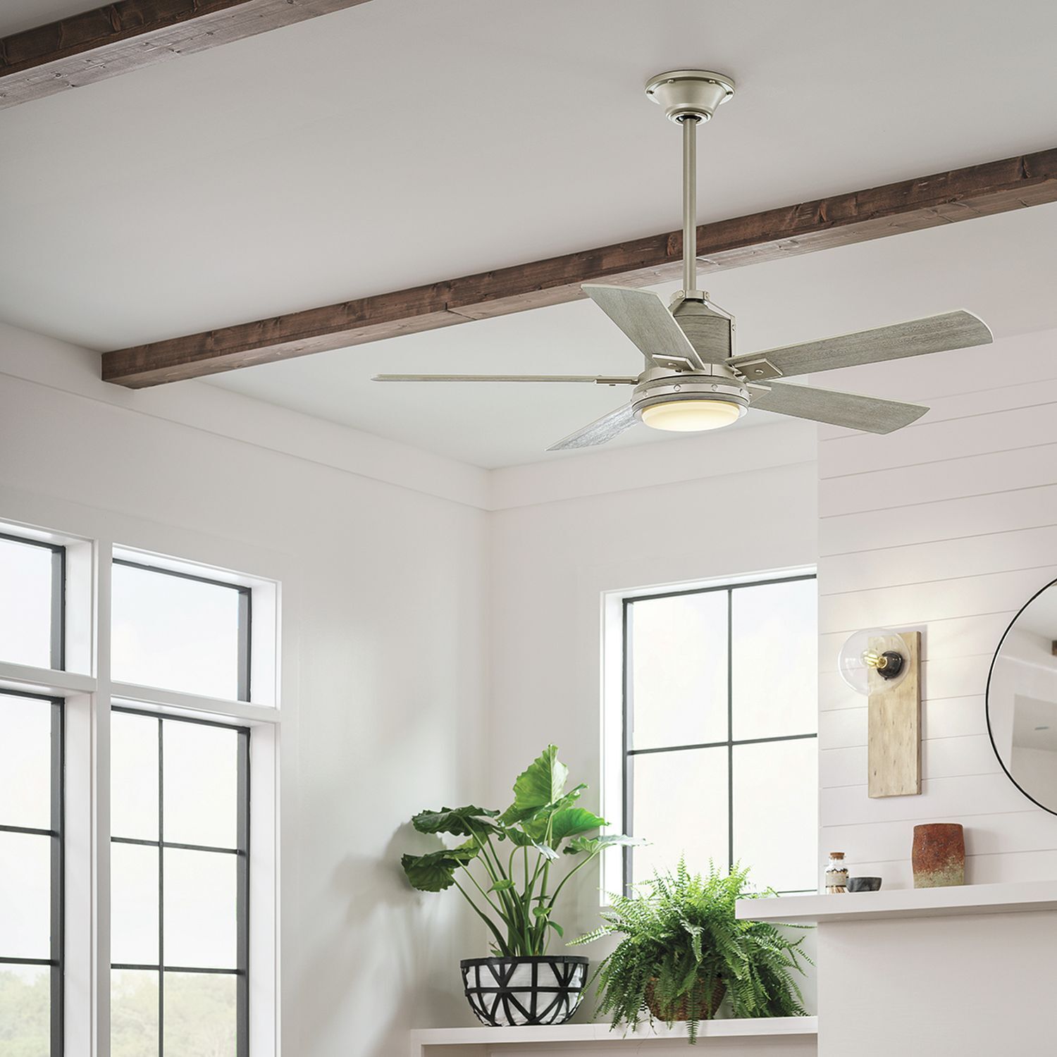 deckenventilator-mit-beleuchtung-deckenlampe-cori-1-flammig-shabby-weiss-industrie-2-4 Deckenventilator, Deckenventilator, Holz-Balken, weißer Raum, Pflanzen