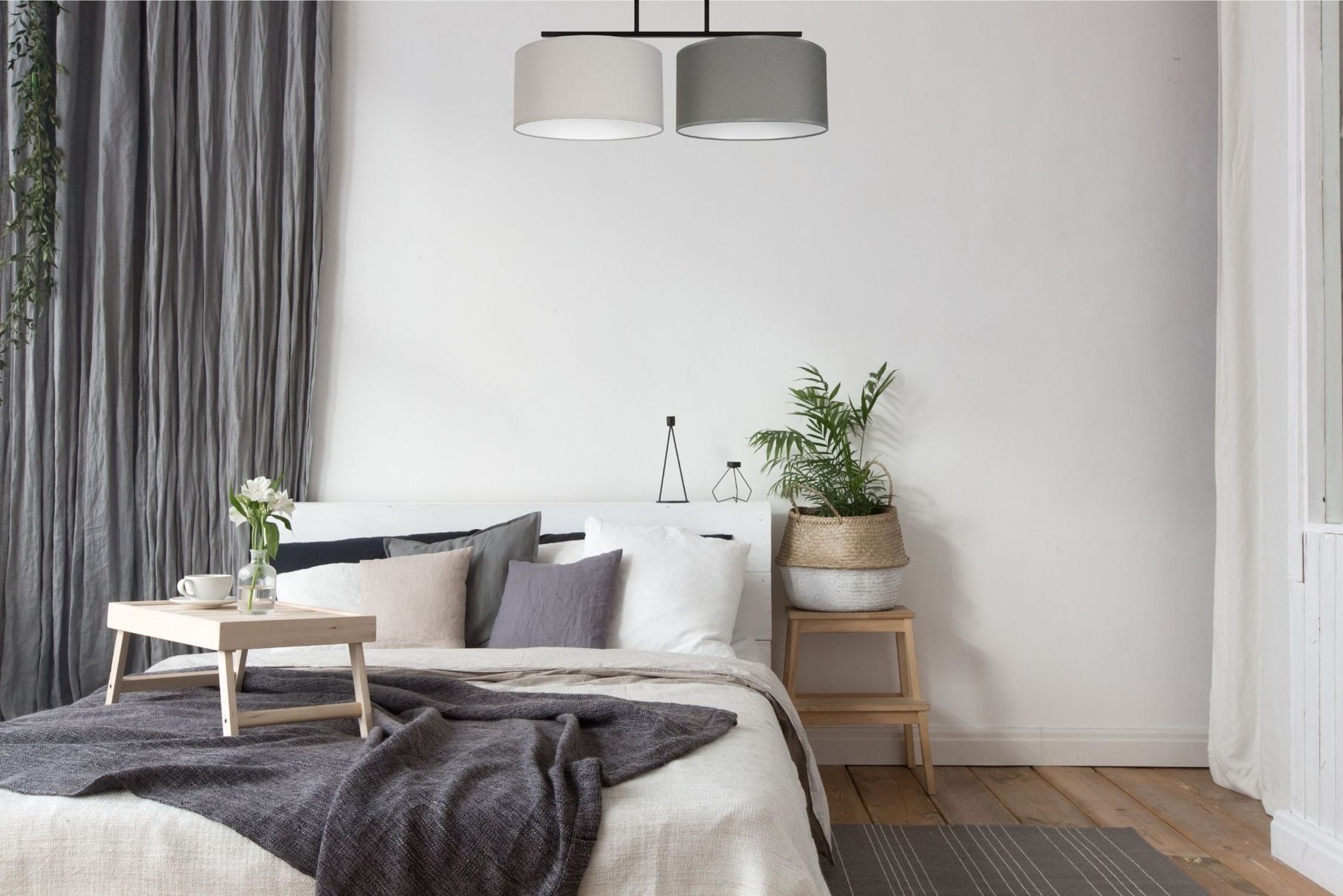  Schlafzimmer, Wohnzimmerdeko, Bett, Vorhänge, Pflanze