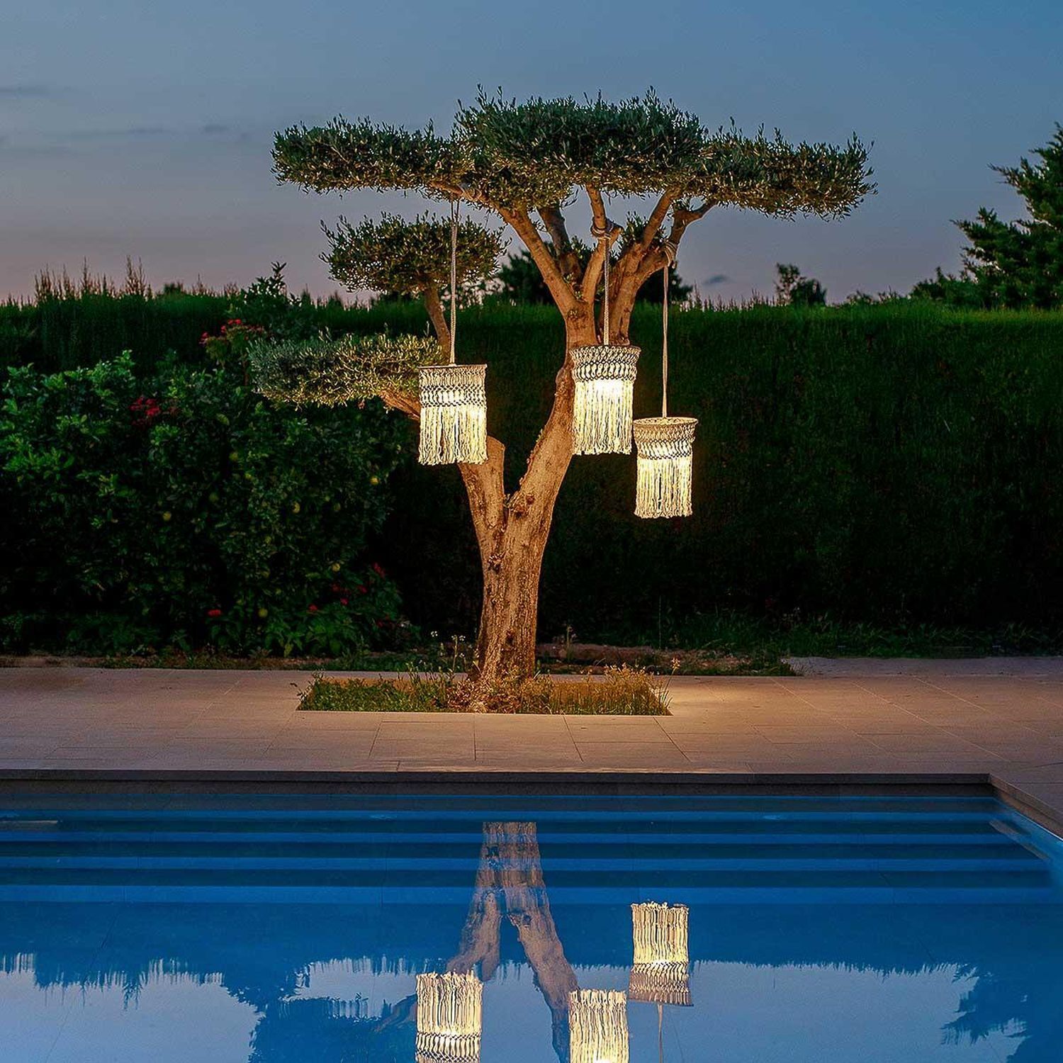 Pendelleuchte außen kabellos LED Akku IP54 Ø 30cm Beige 2700K Pflanze, Pflanze im Topf, Baum, Schwimmbad, Wasser