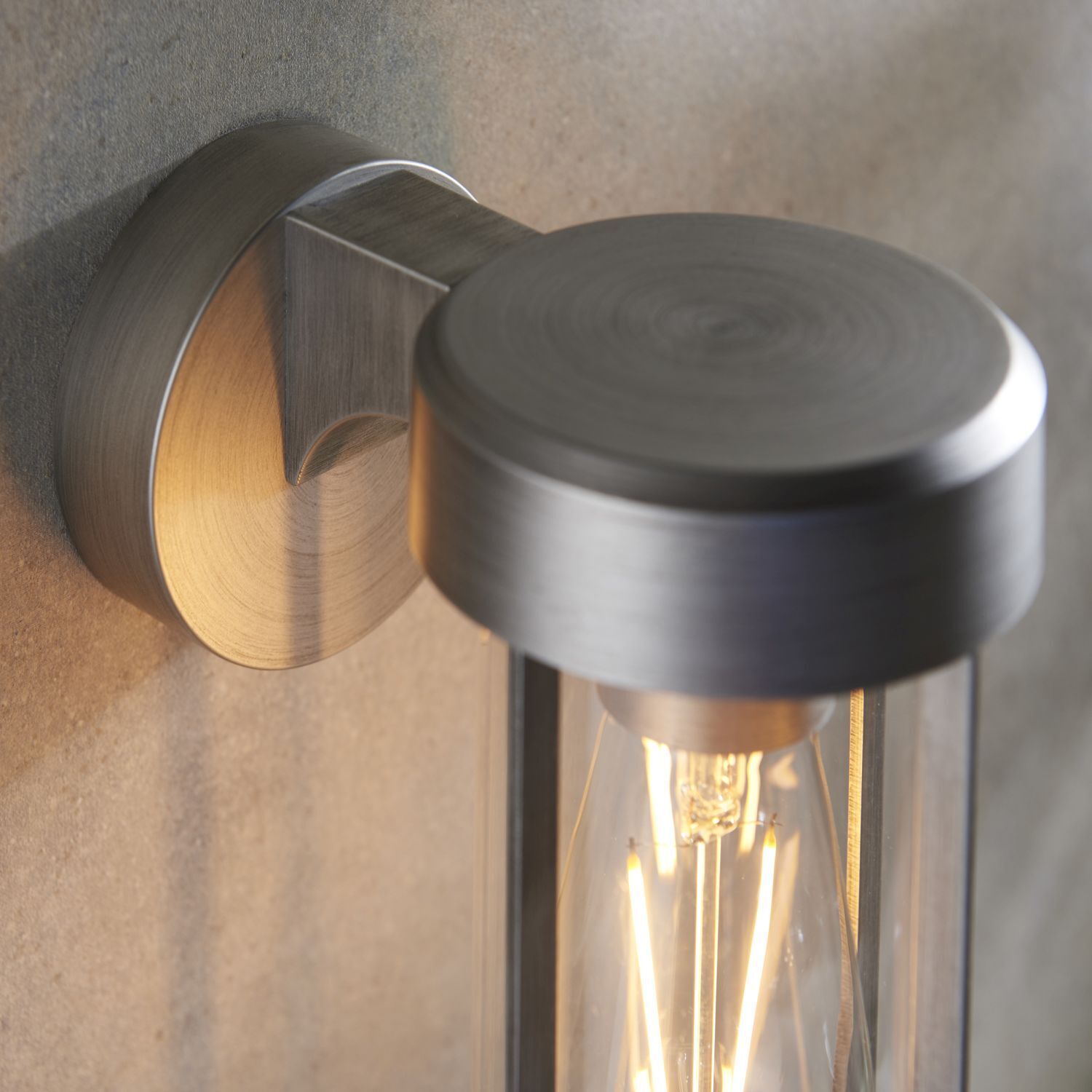 Applique murale extérieure IP44 H : 20,8 cm Alu verre E27 en argent