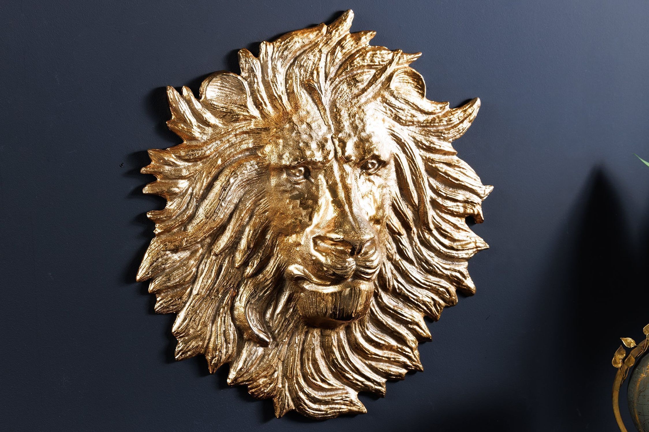 Décoration murale en or Tête de lion H : 58 cm grand travail manuel métal Bronze, Löwe, Tierwelt, Zubehör, Gold
